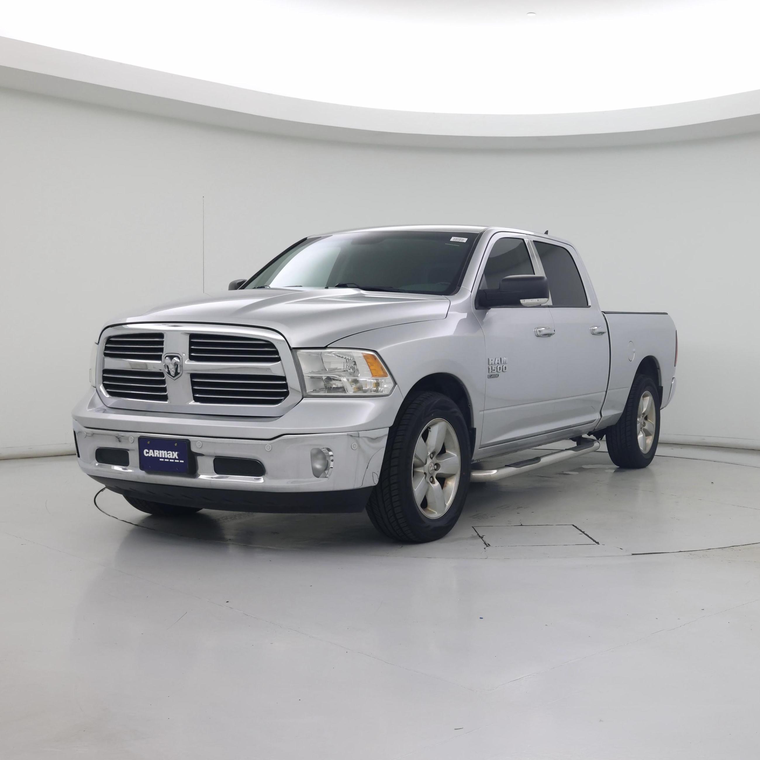 Thumbnail: 2019 RAM 1500 Classic - 4