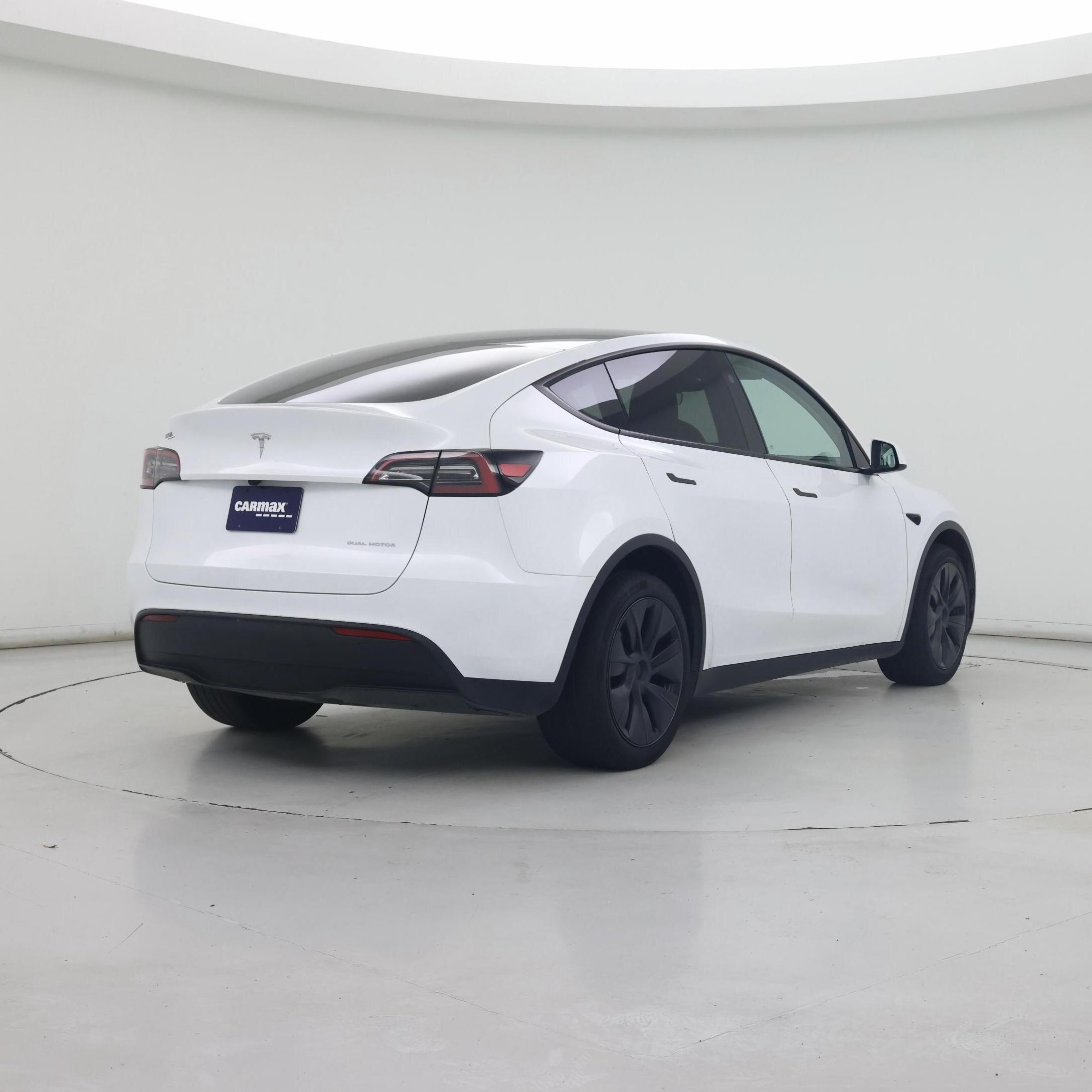 Thumbnail: 2024 Tesla Model Y - 8