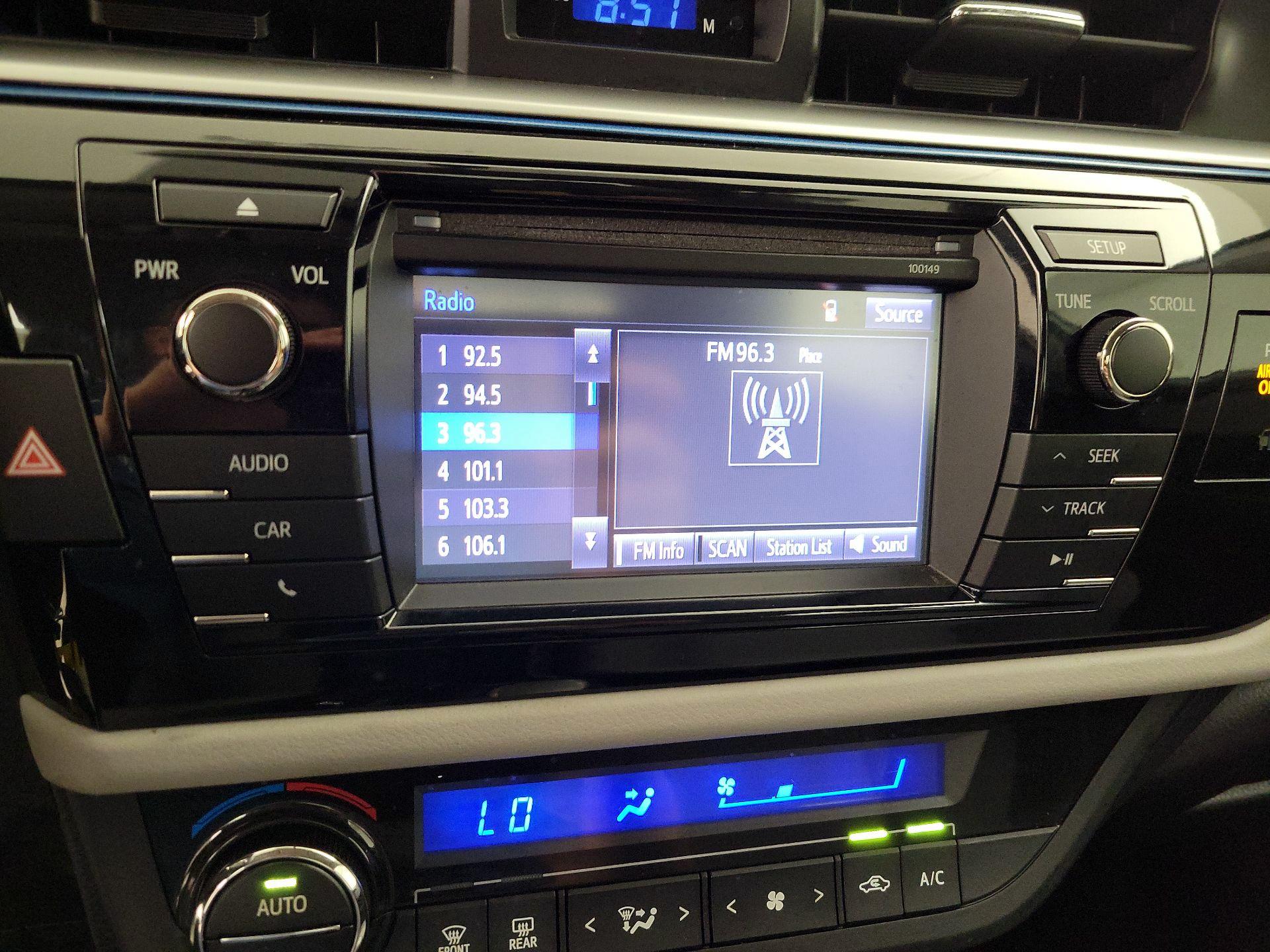 Thumbnail: 2015 Toyota Corolla - 15