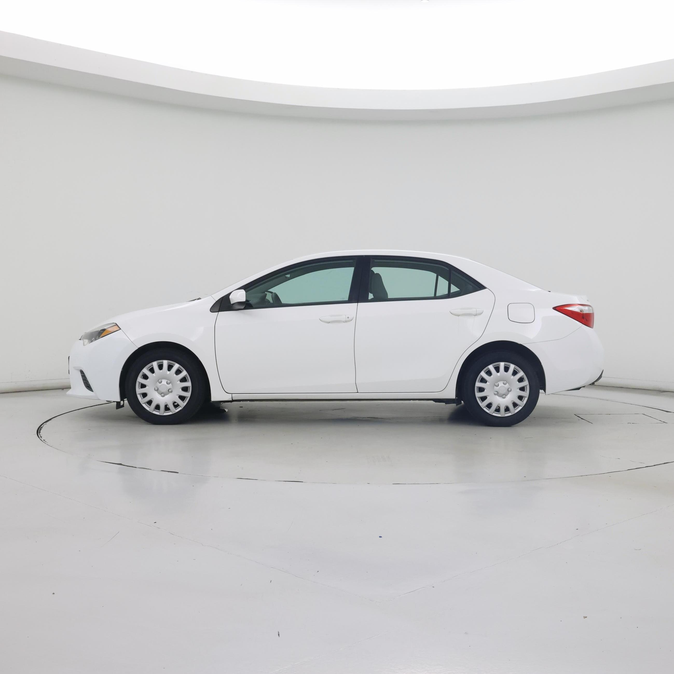Thumbnail: 2015 Toyota Corolla - 3