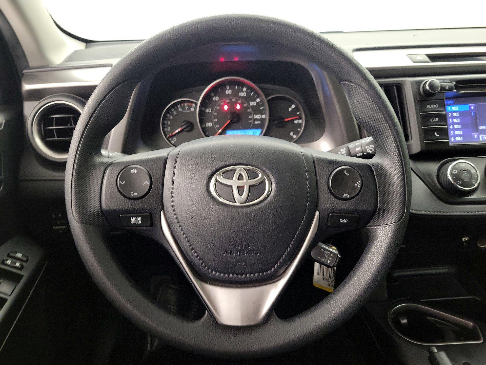 Thumbnail: 2016 Toyota RAV4 - 10