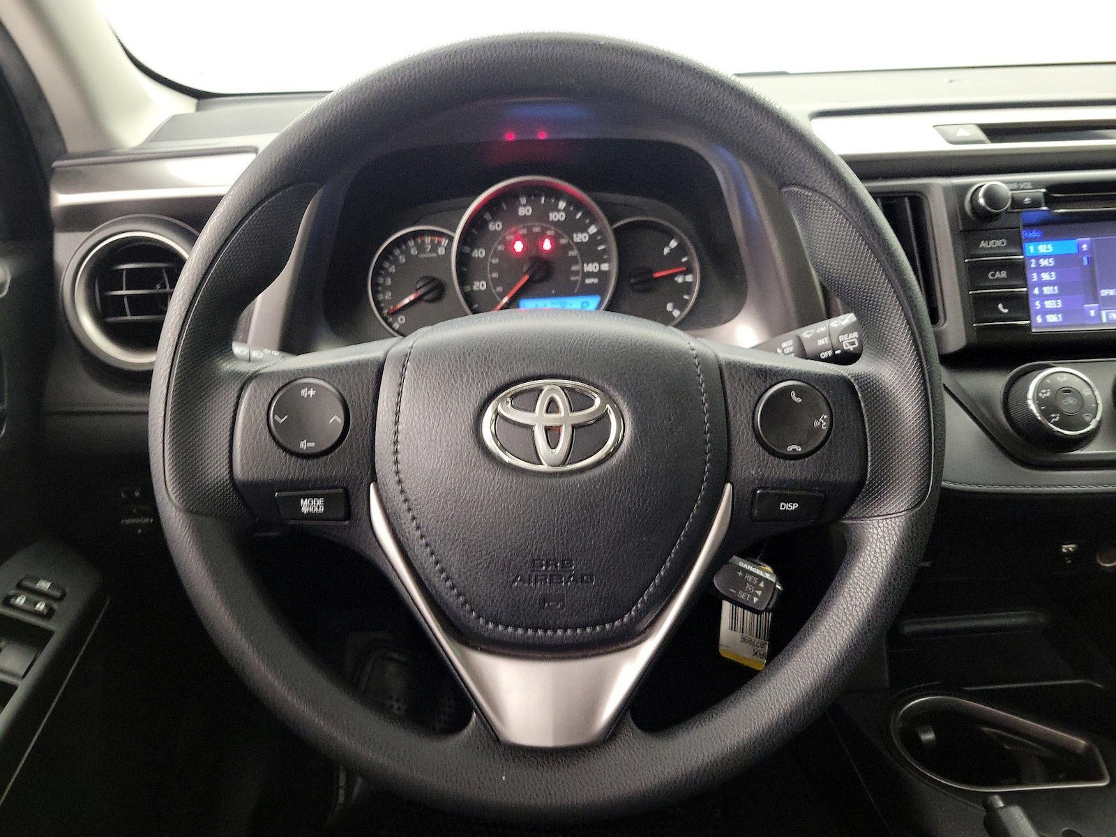 2016 Toyota RAV4 LE - Photo 11