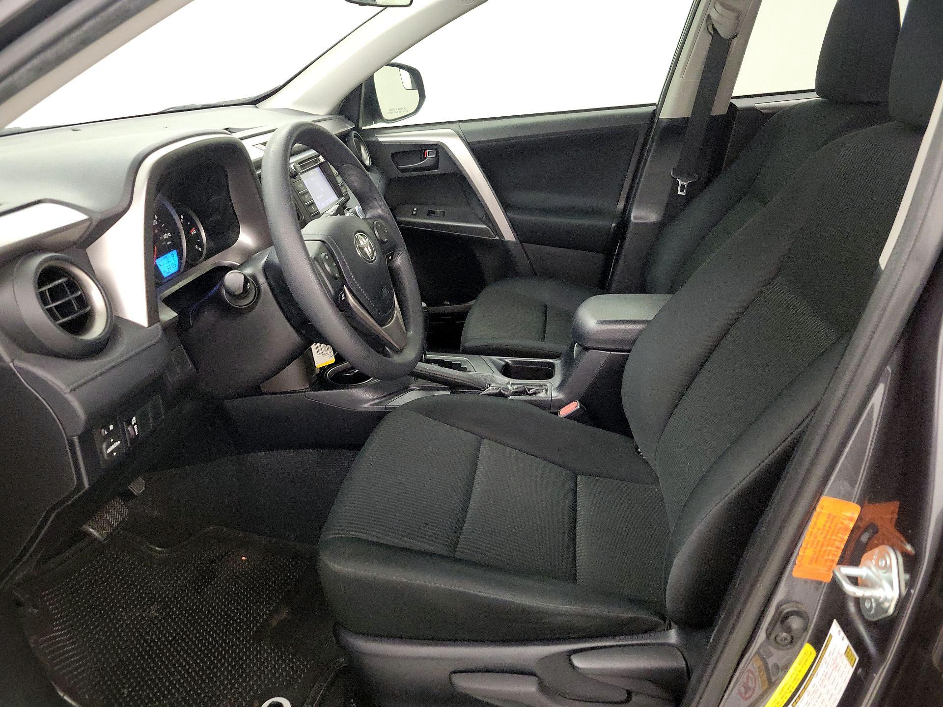 Thumbnail: 2016 Toyota RAV4 - 11
