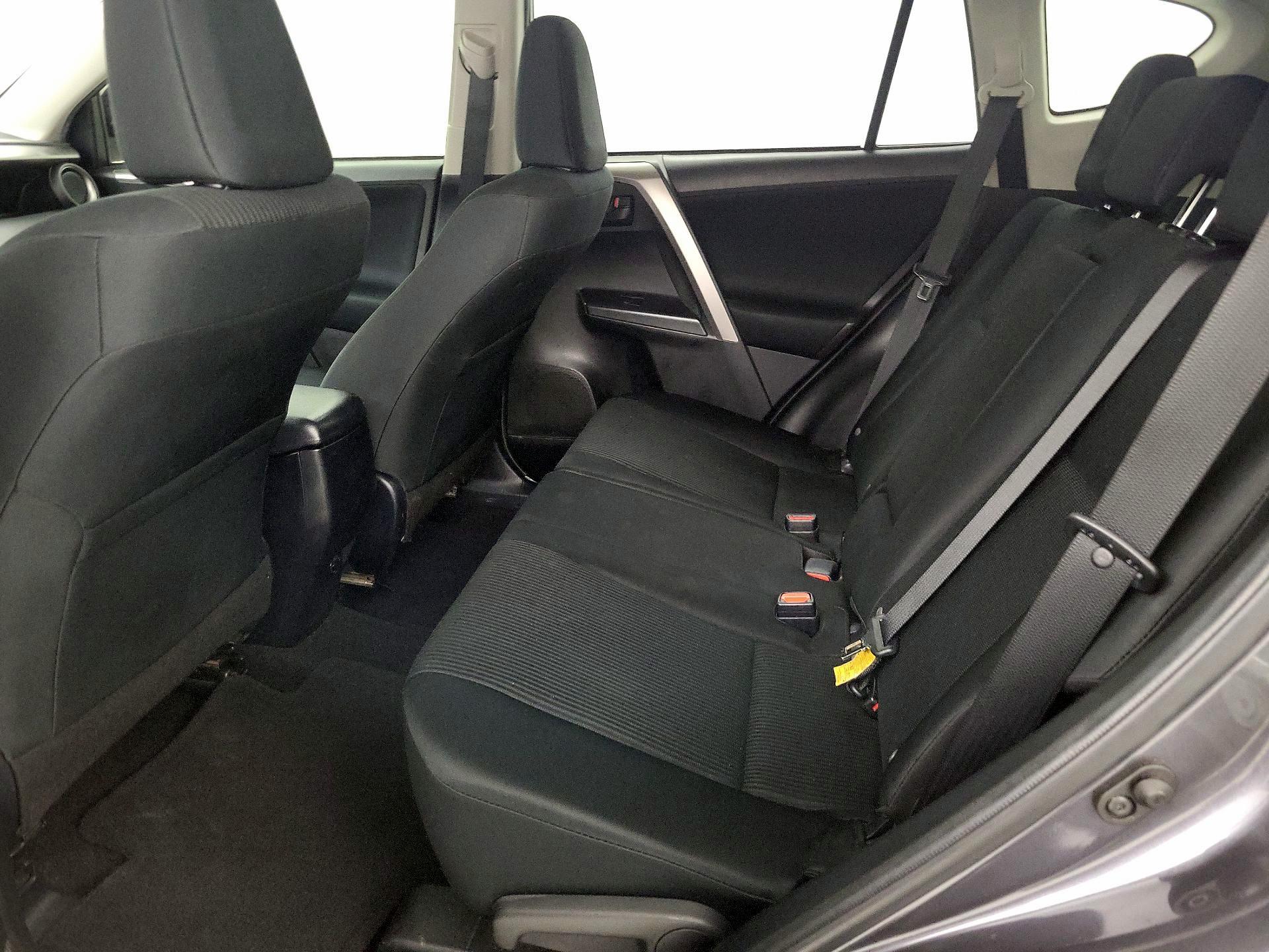 Thumbnail: 2016 Toyota RAV4 - 19
