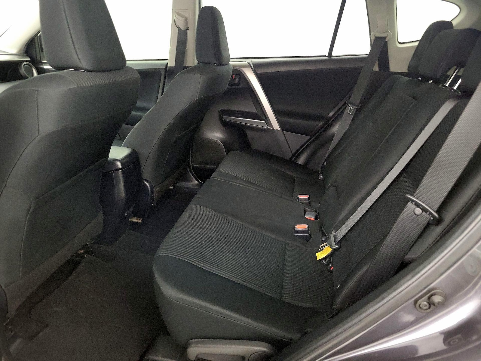 2016 Toyota RAV4 LE - Photo 20