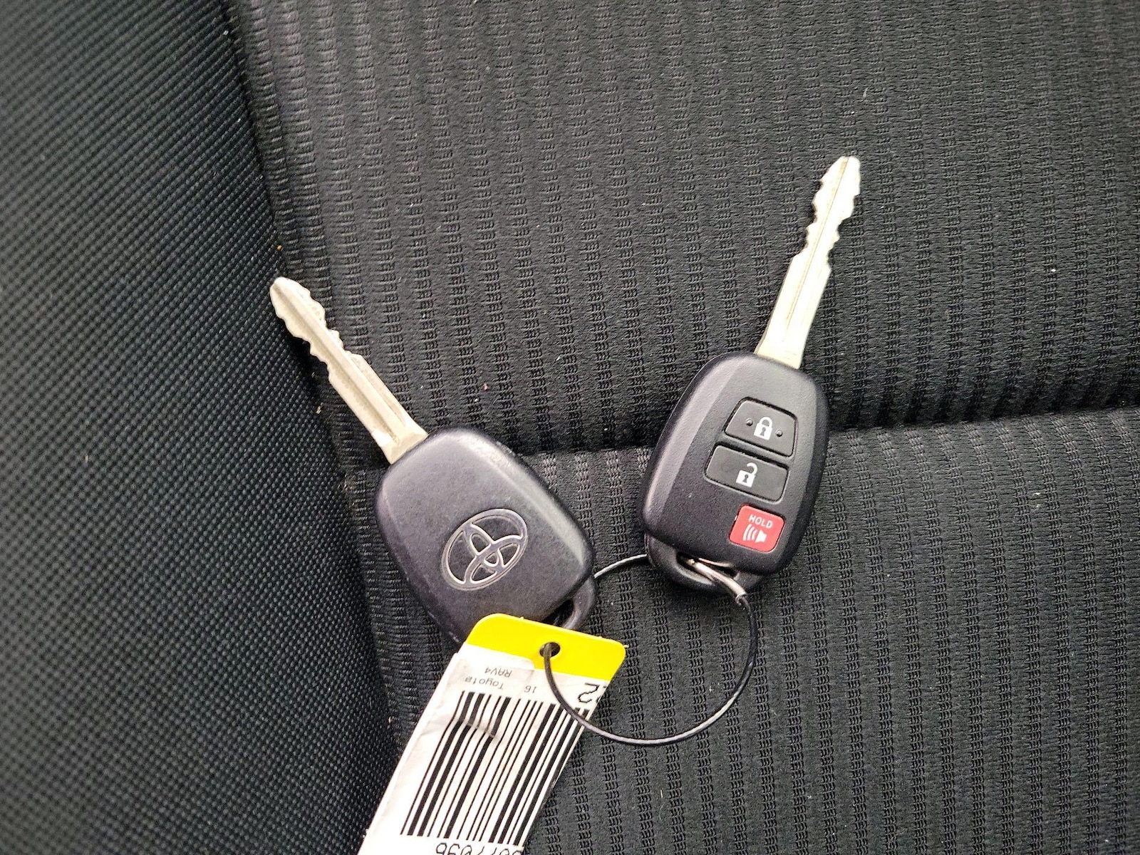 2016 Toyota RAV4 LE - Photo 23
