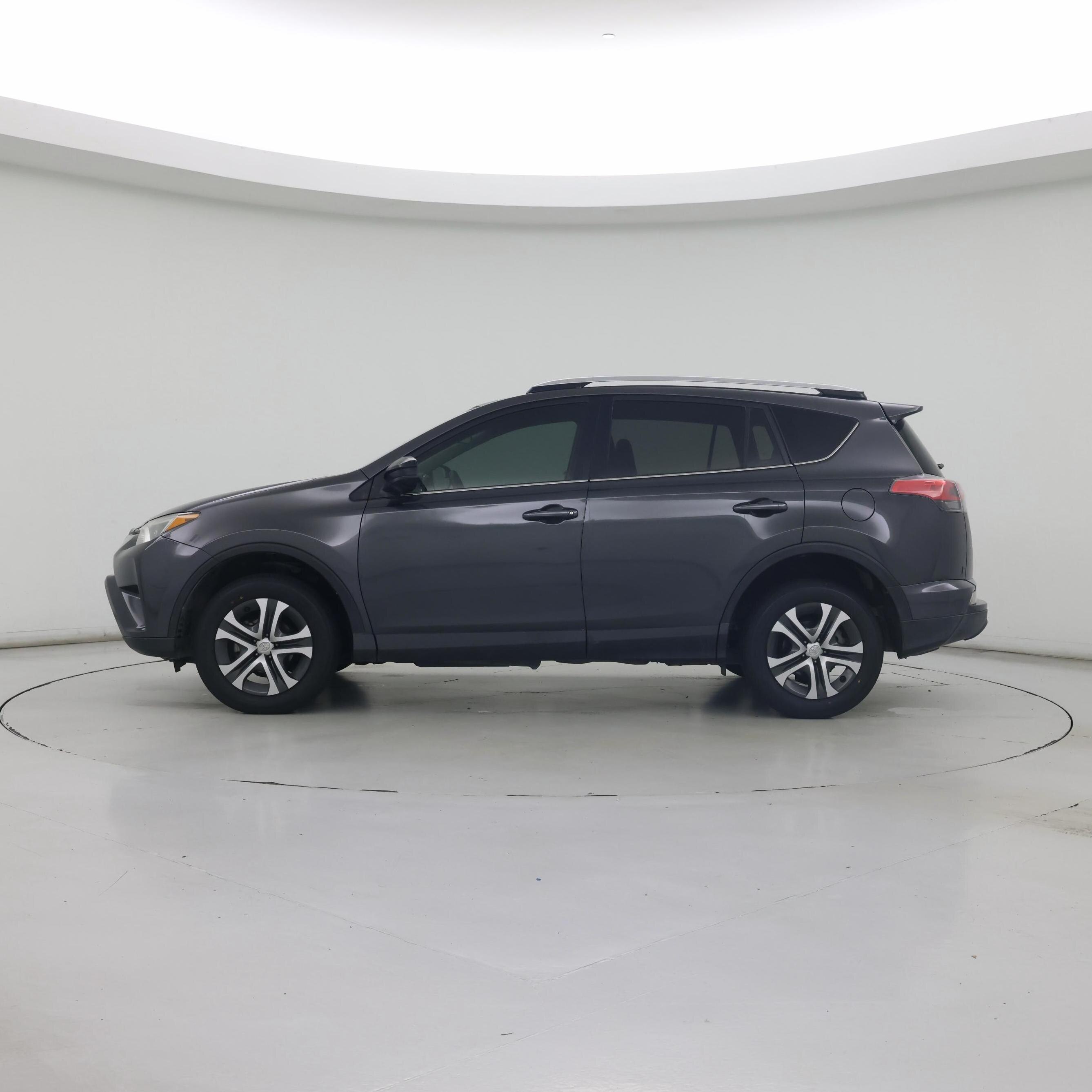 Thumbnail: 2016 Toyota RAV4 - 3