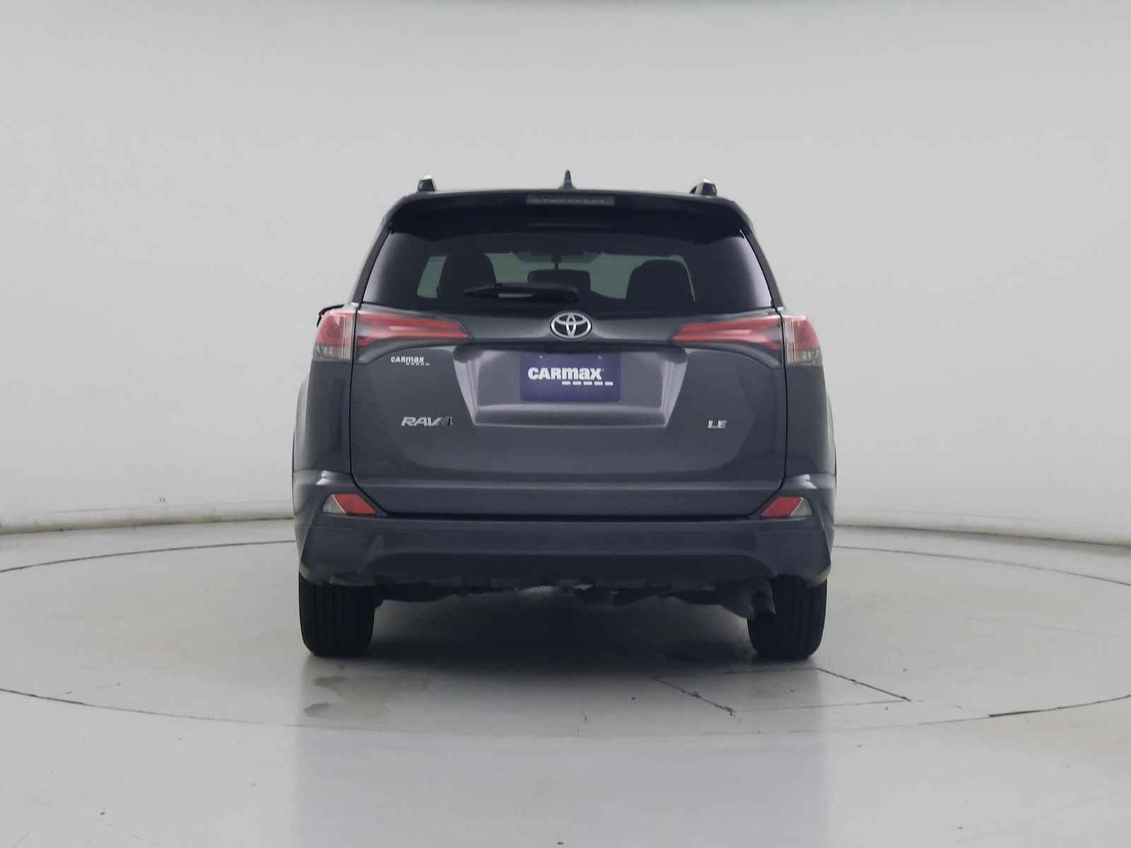 2016 Toyota RAV4 LE - Photo 7