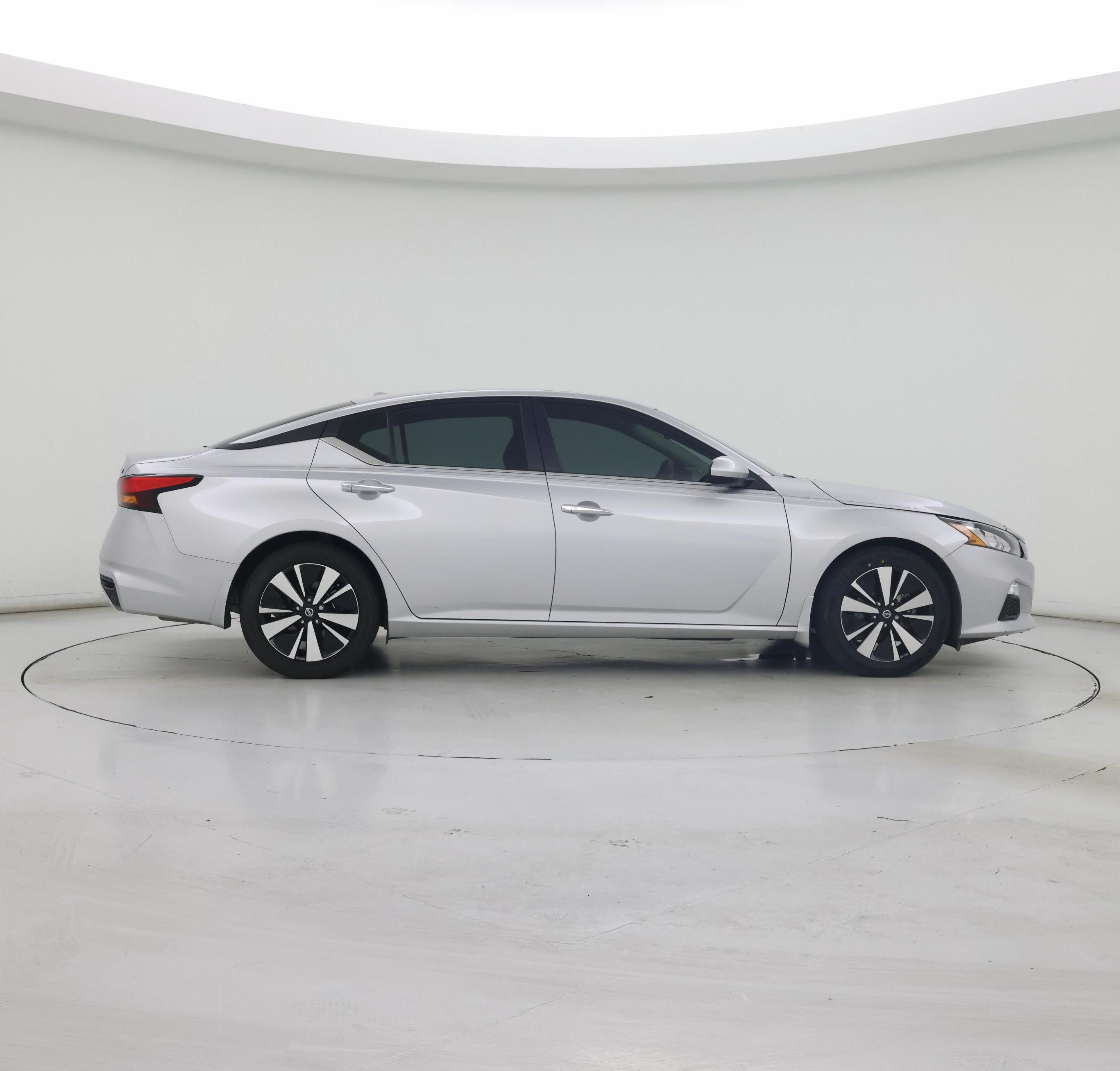 Thumbnail: 2022 Nissan Altima - 7