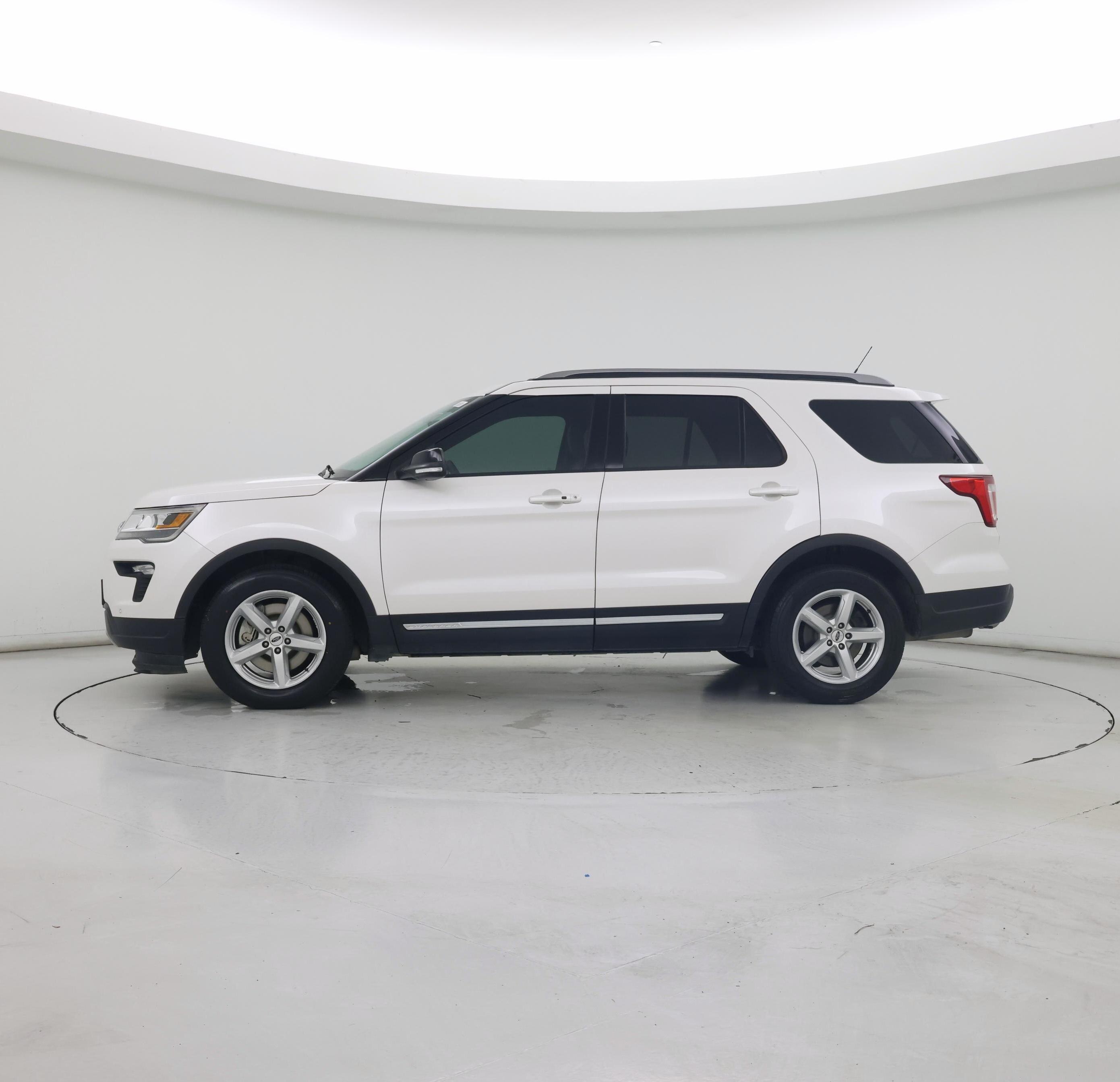 Thumbnail: 2018 Ford Explorer - 3