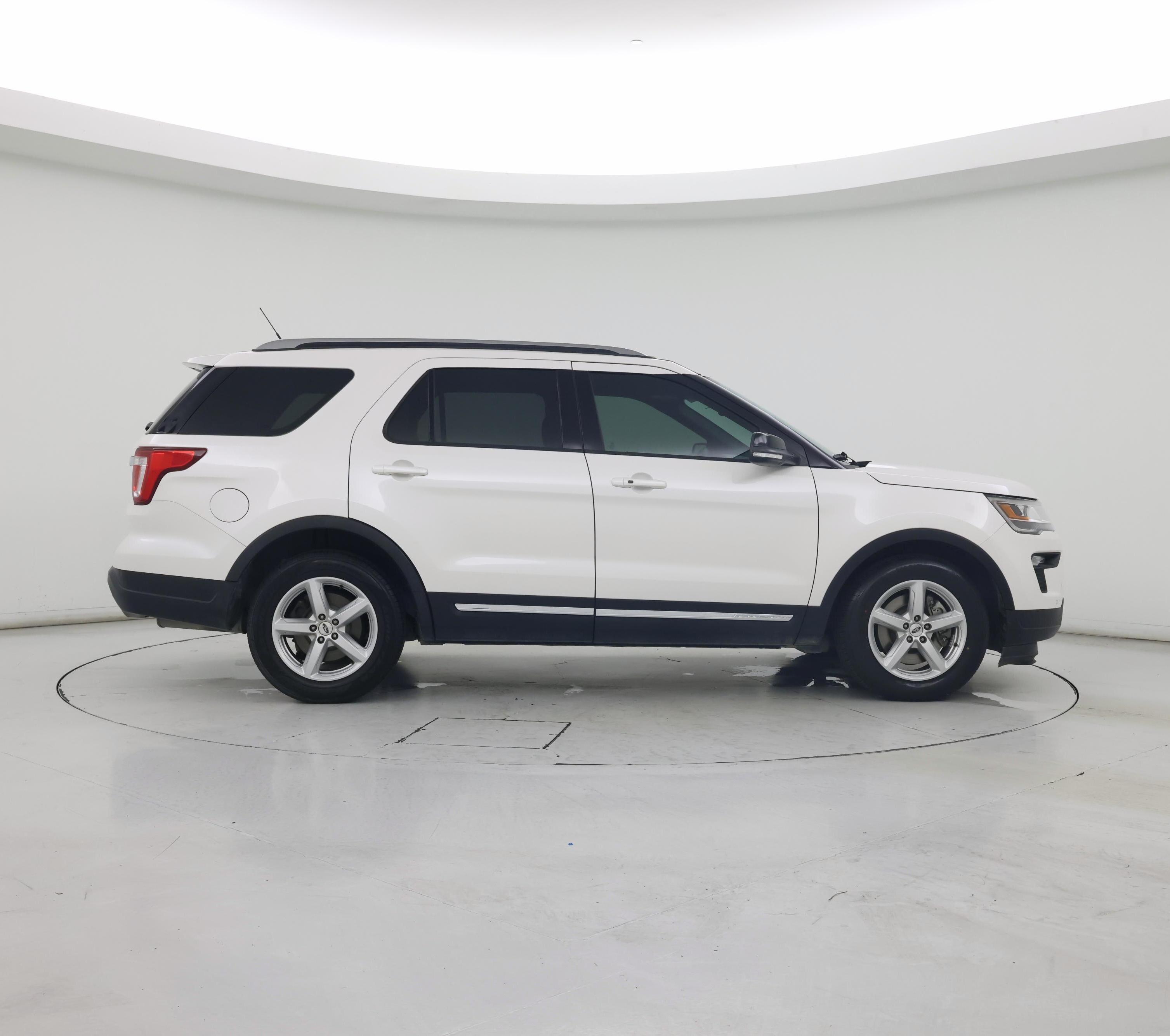 Thumbnail: 2018 Ford Explorer - 7