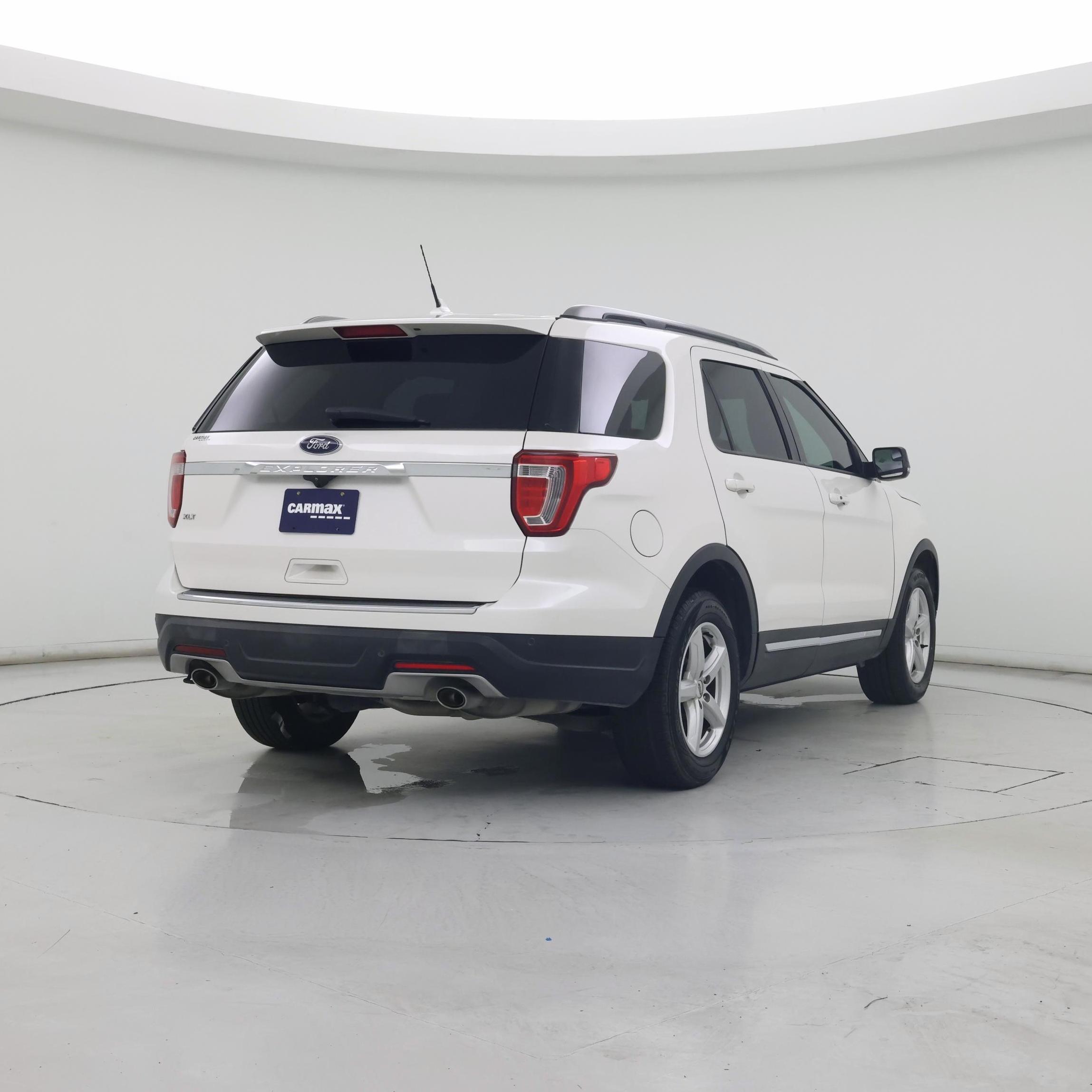 Thumbnail: 2018 Ford Explorer - 8