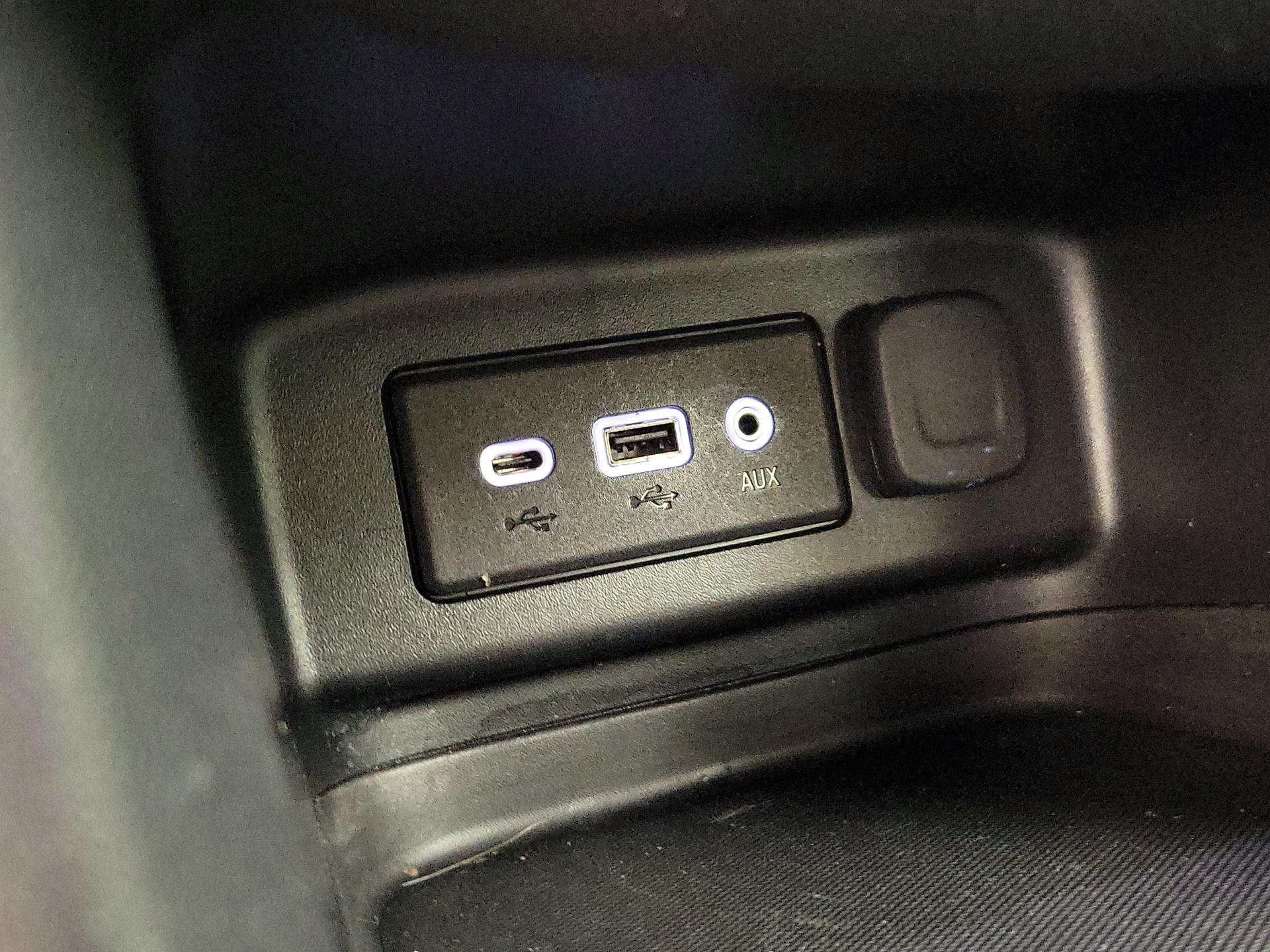 Thumbnail: 2019 Chevrolet Equinox - 18