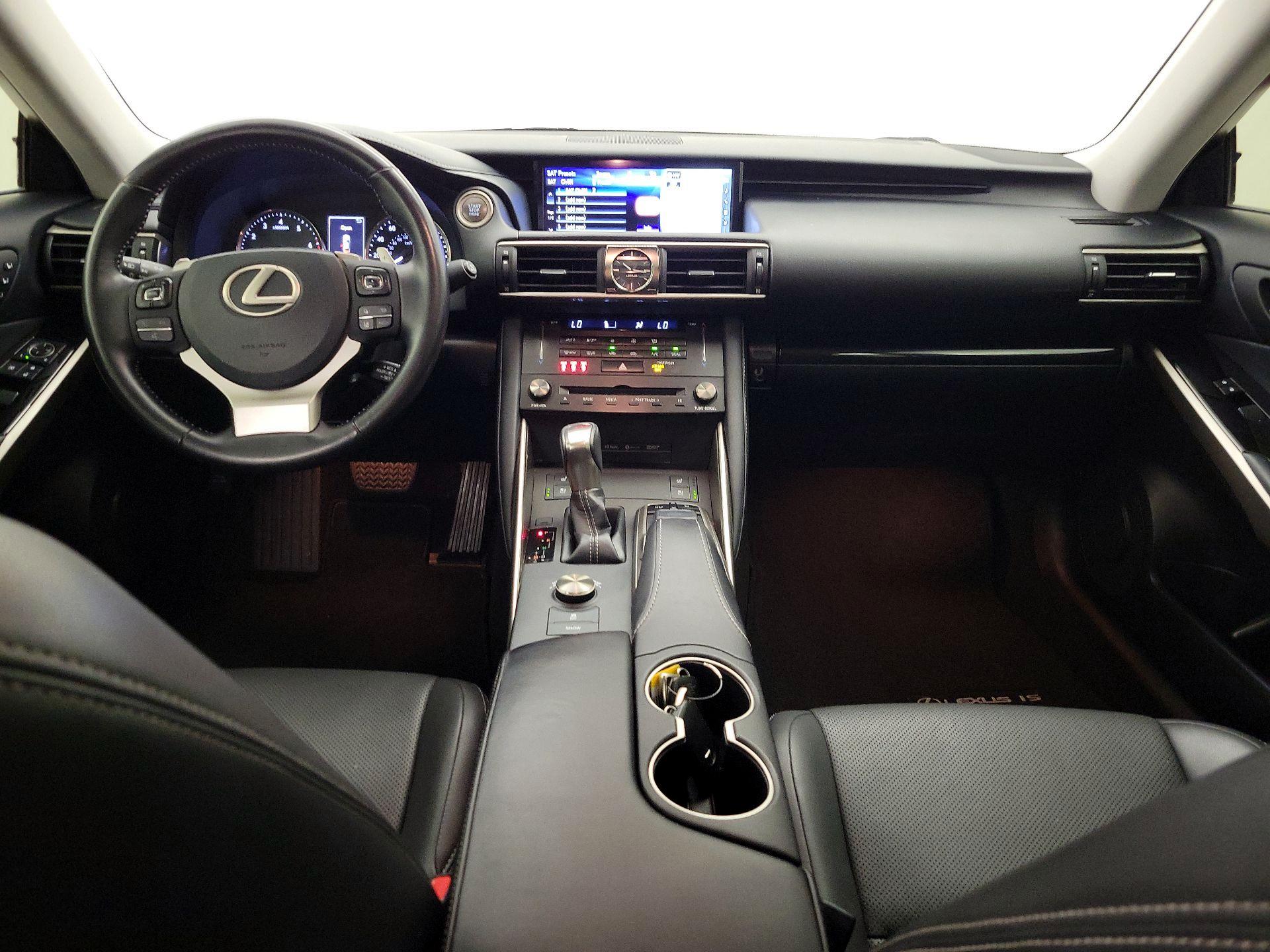 Thumbnail: 2018 Lexus IS - 9