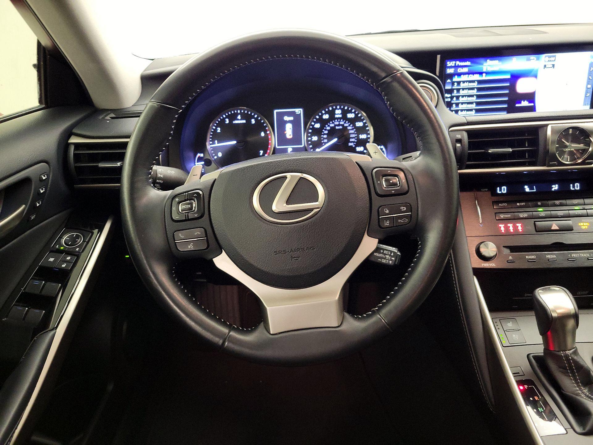 Thumbnail: 2018 Lexus IS - 10