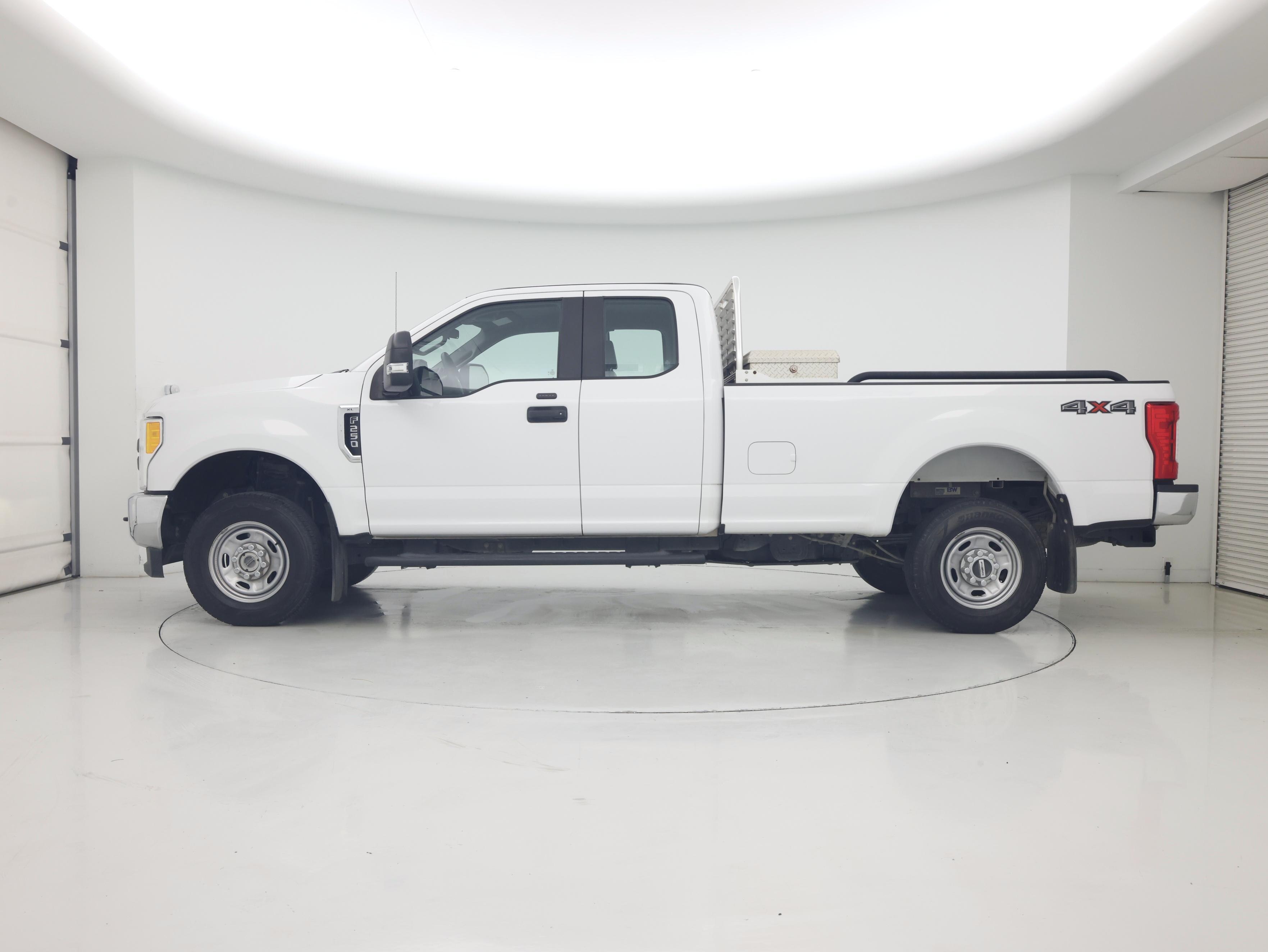 Thumbnail: 2017 Ford F-250 - 3