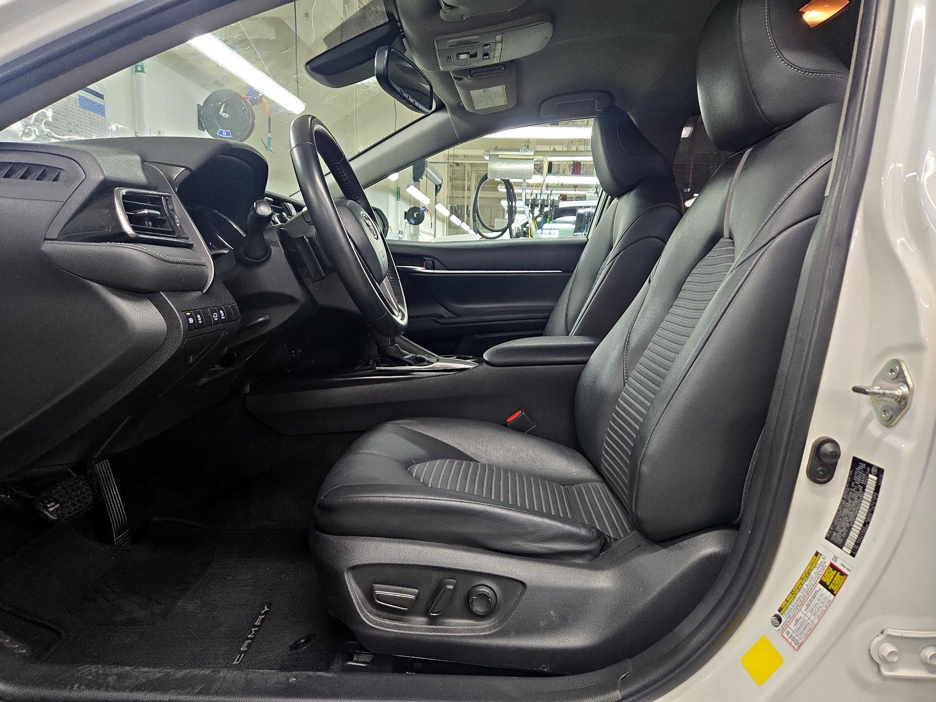 Thumbnail: 2019 Toyota Camry - 11