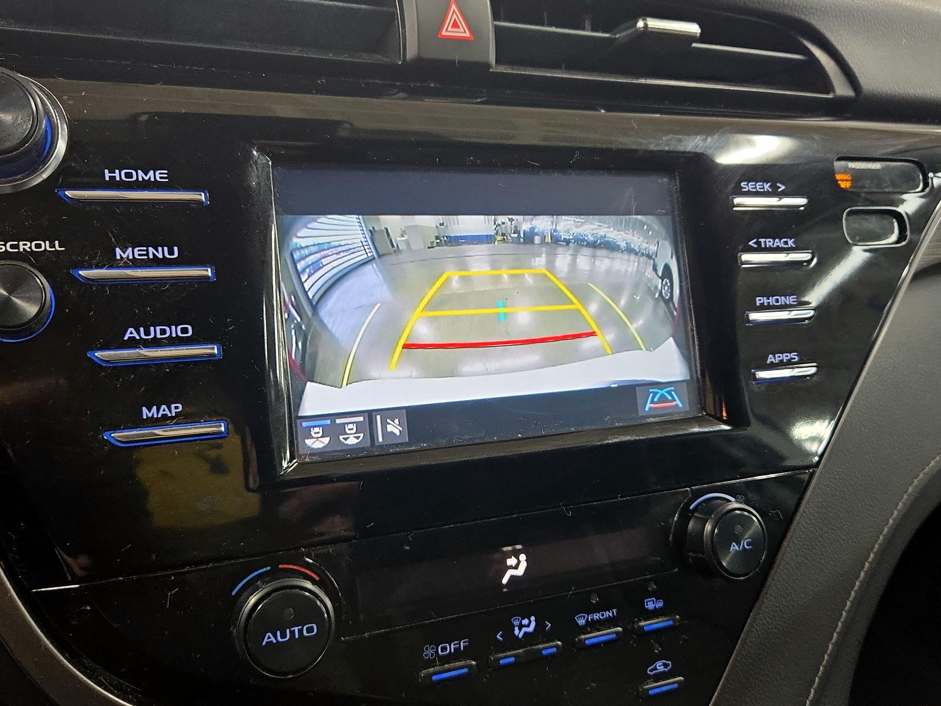 Thumbnail: 2019 Toyota Camry - 14