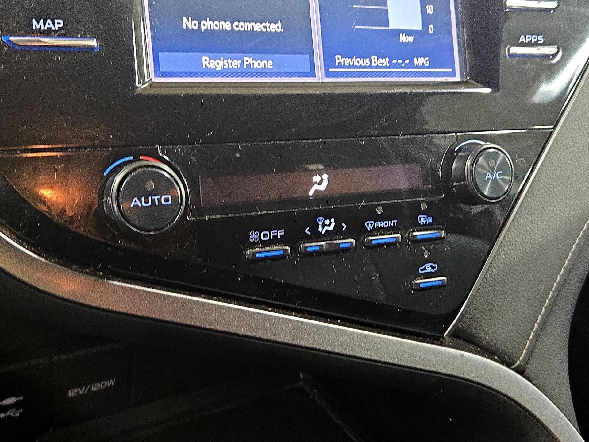 Thumbnail: 2019 Toyota Camry - 16