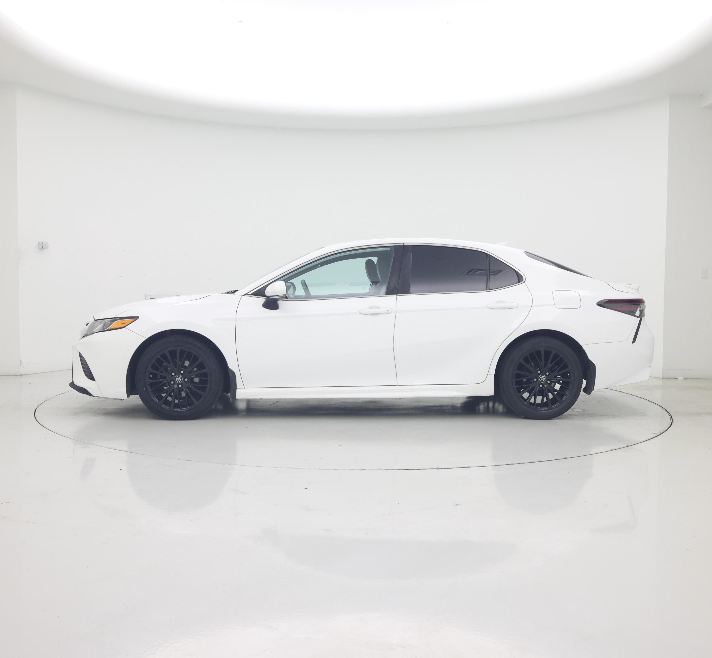 Thumbnail: 2019 Toyota Camry - 3