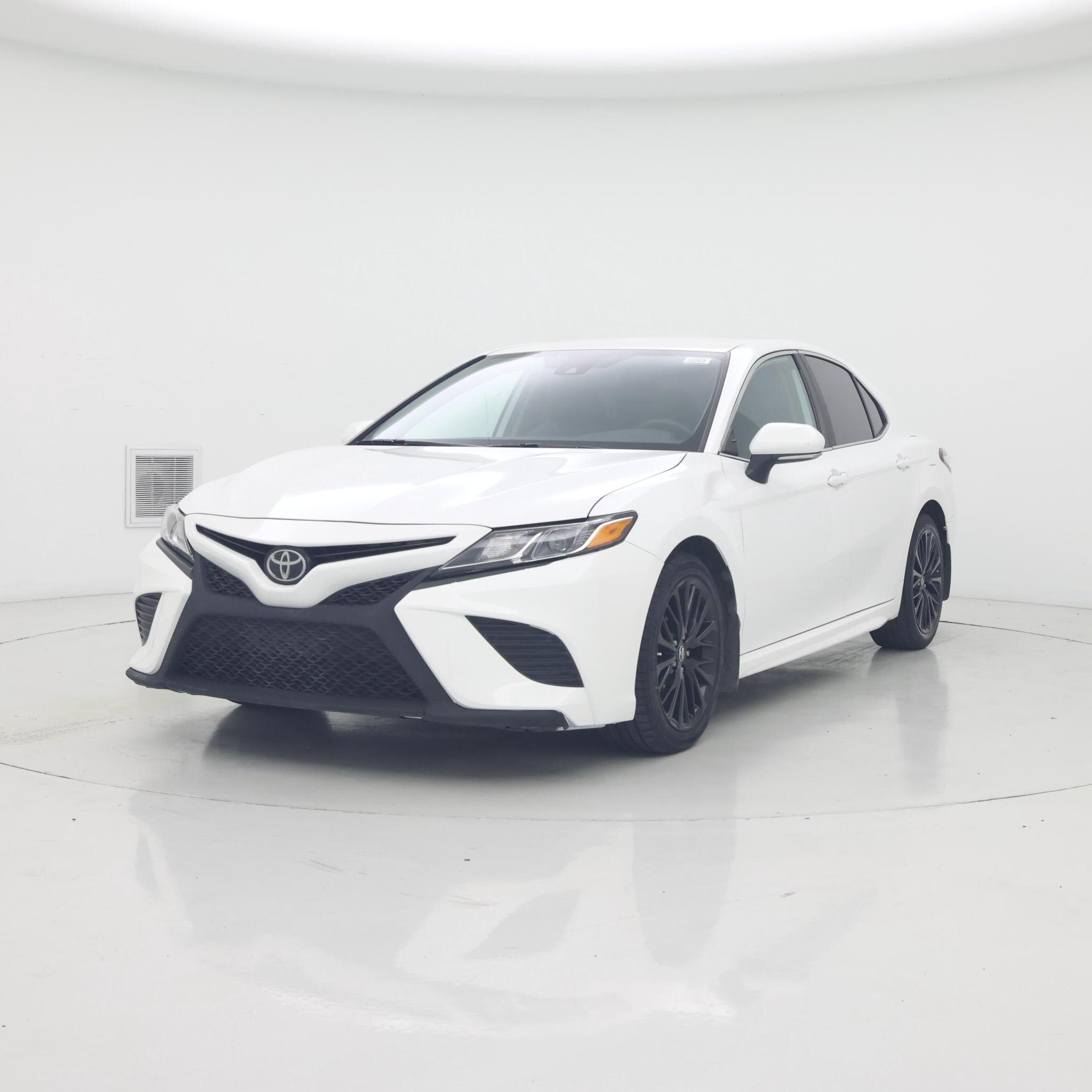 Thumbnail: 2019 Toyota Camry - 4