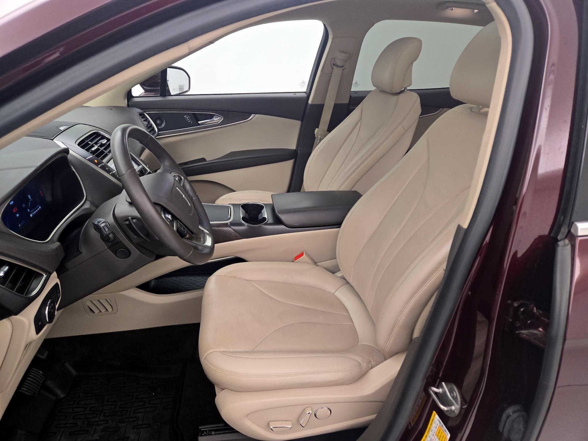 Thumbnail: 2019 Lincoln Nautilus - 11