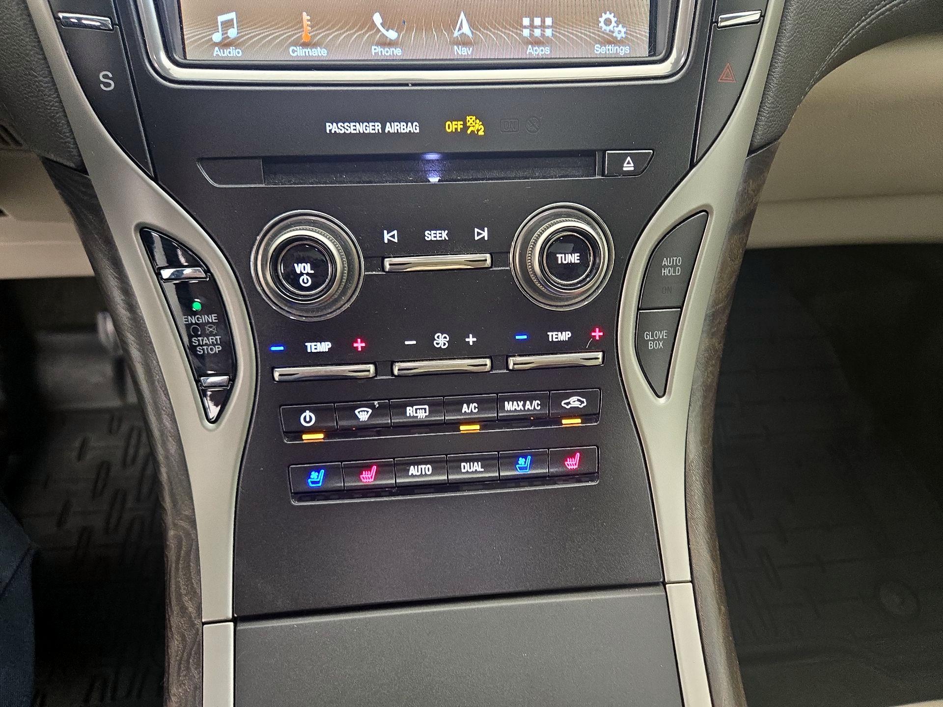 Thumbnail: 2019 Lincoln Nautilus - 17