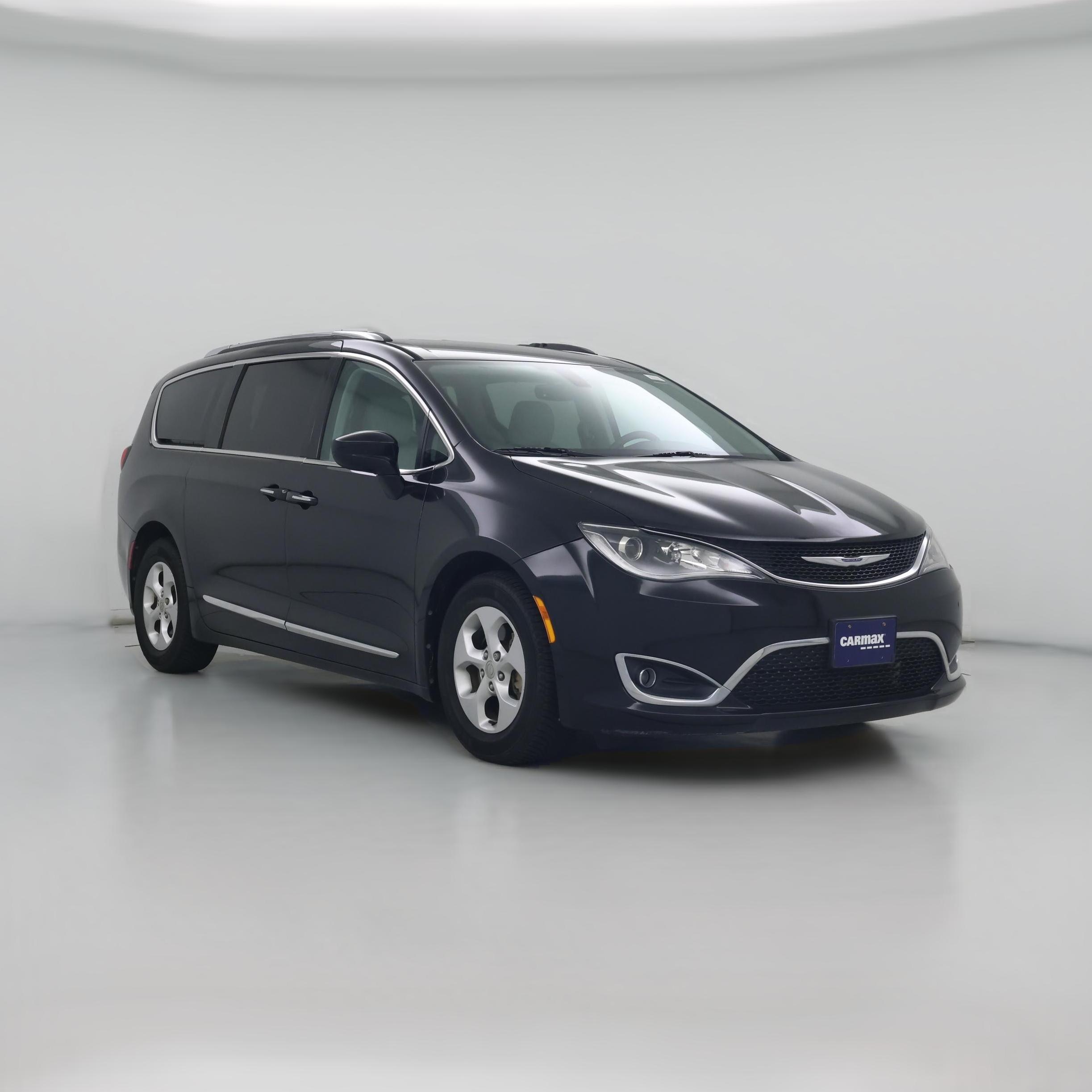 Thumbnail: 2017 Chrysler Pacifica - 1