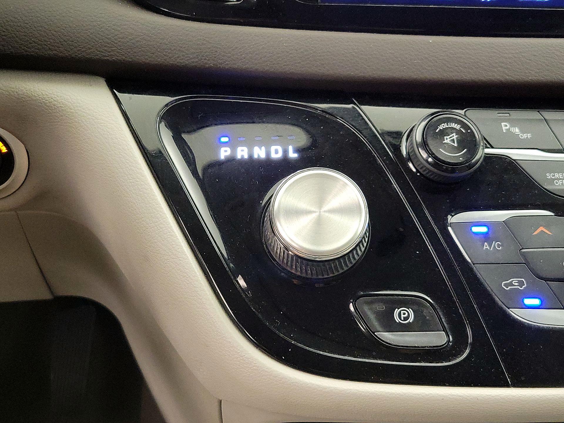 Thumbnail: 2017 Chrysler Pacifica - 17