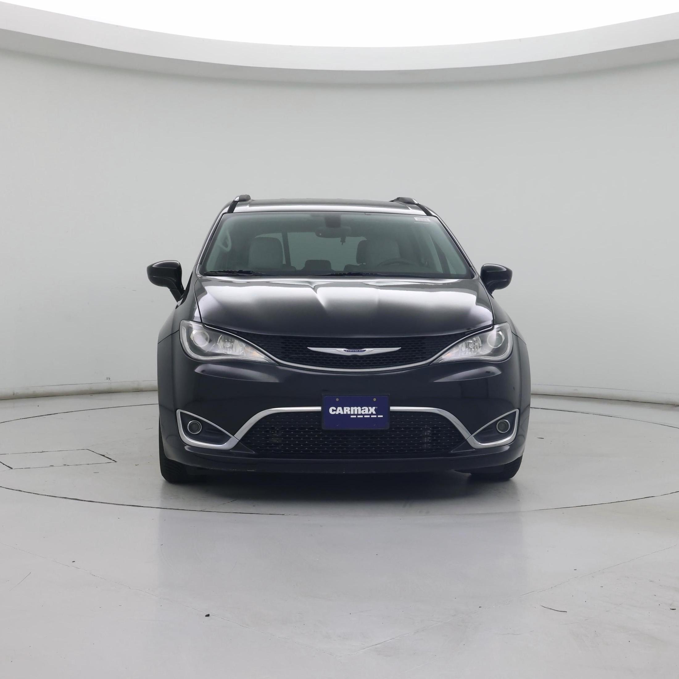 Thumbnail: 2017 Chrysler Pacifica - 5