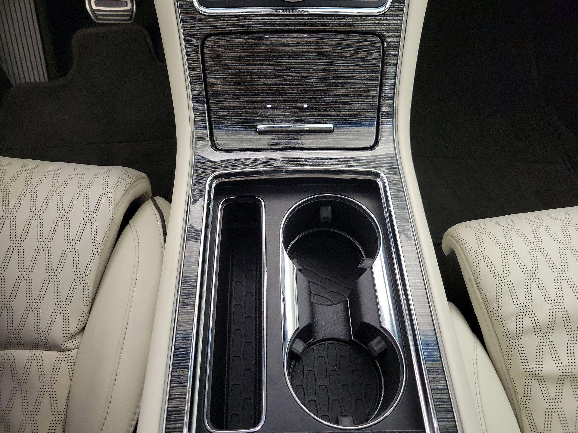 Thumbnail: 2019 Lincoln Continental - 18