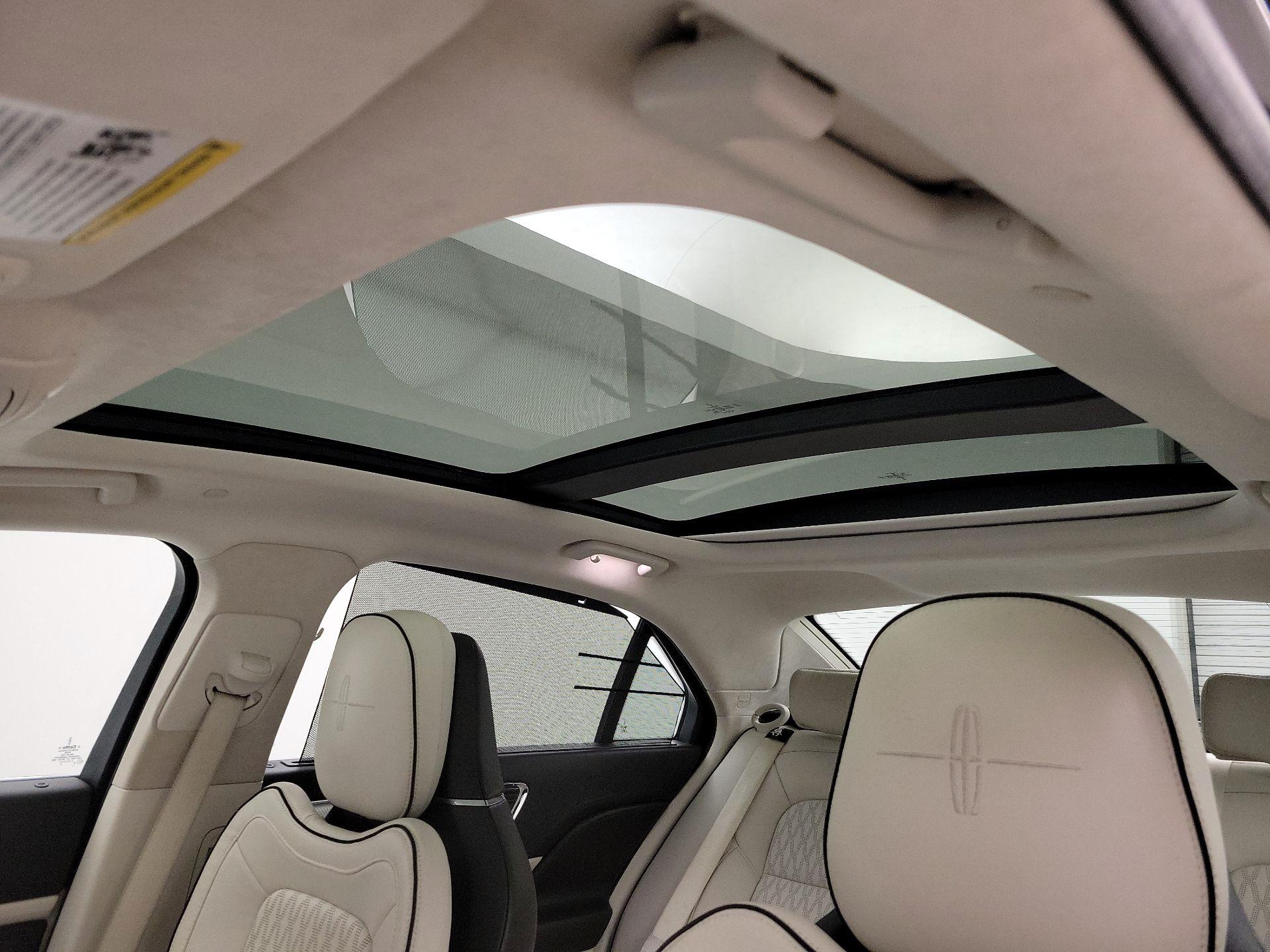 Thumbnail: 2019 Lincoln Continental - 20
