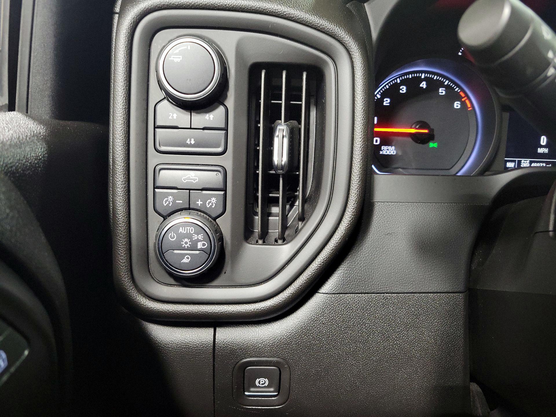 Thumbnail: 2021 Chevrolet Silverado 2500 - 13