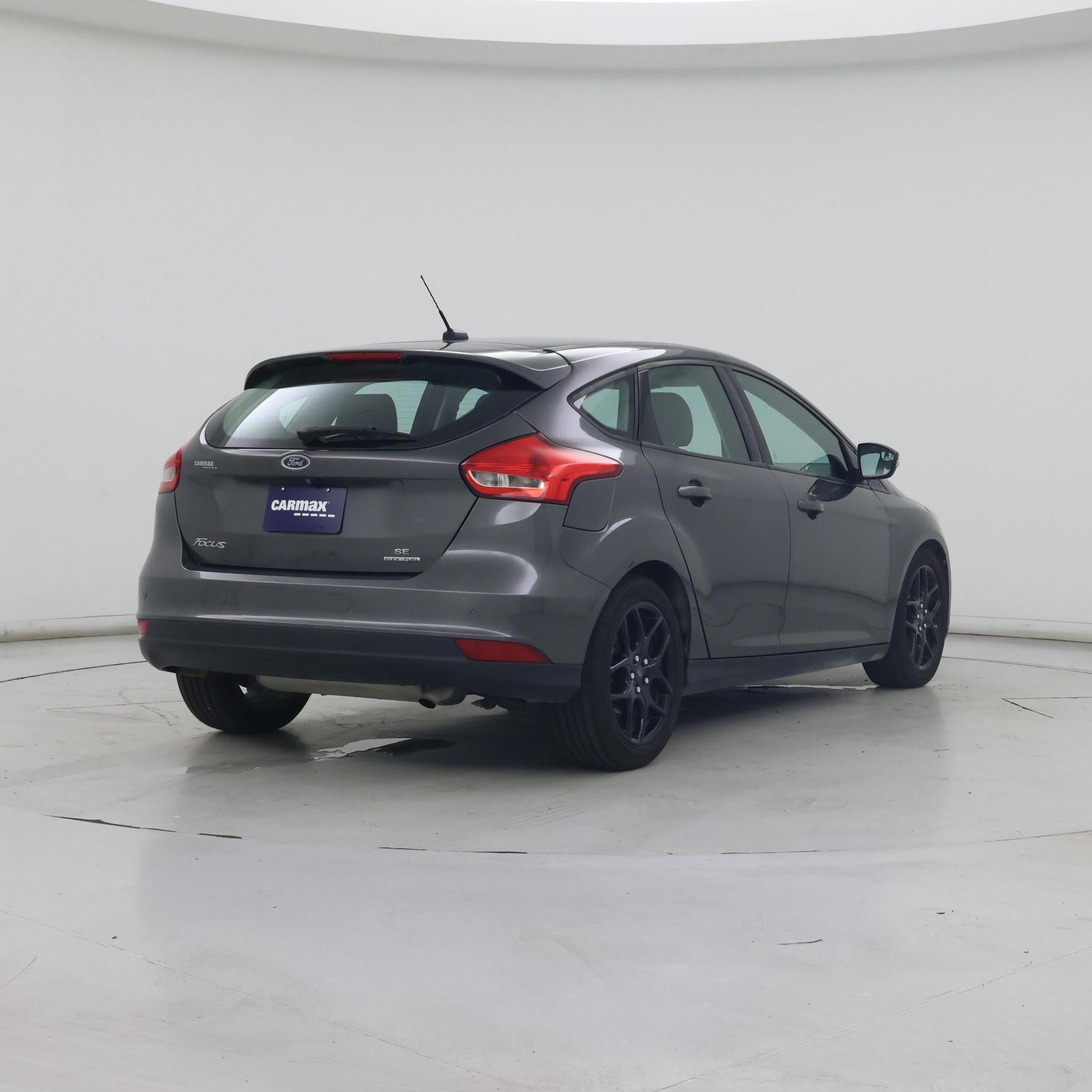 Thumbnail: 2016 Ford Focus - 8