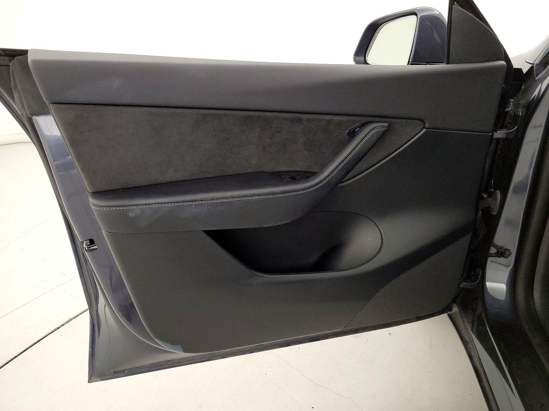 Thumbnail: 2022 Tesla Model Y - 12