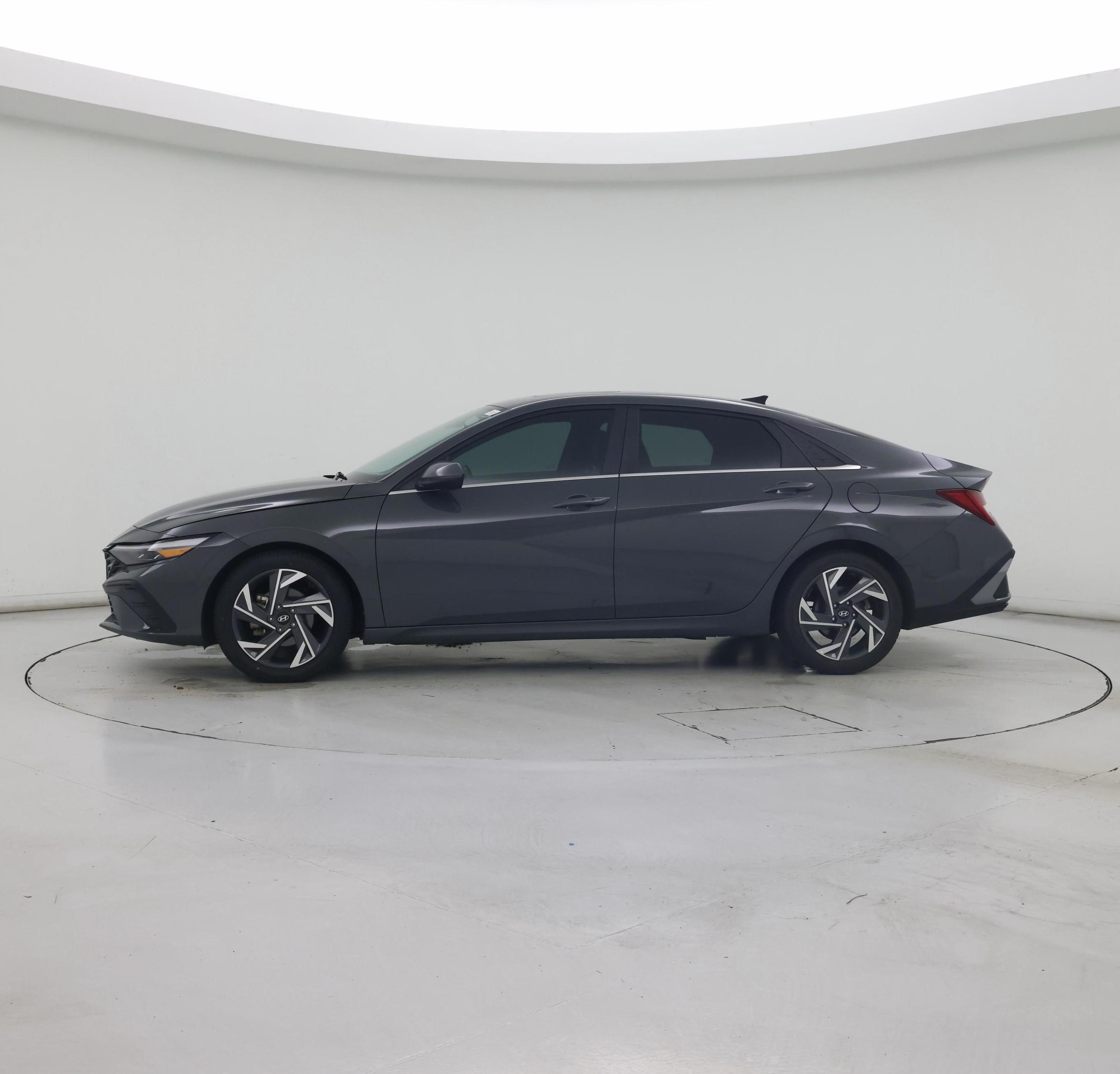 Thumbnail: 2024 Hyundai Elantra - 3