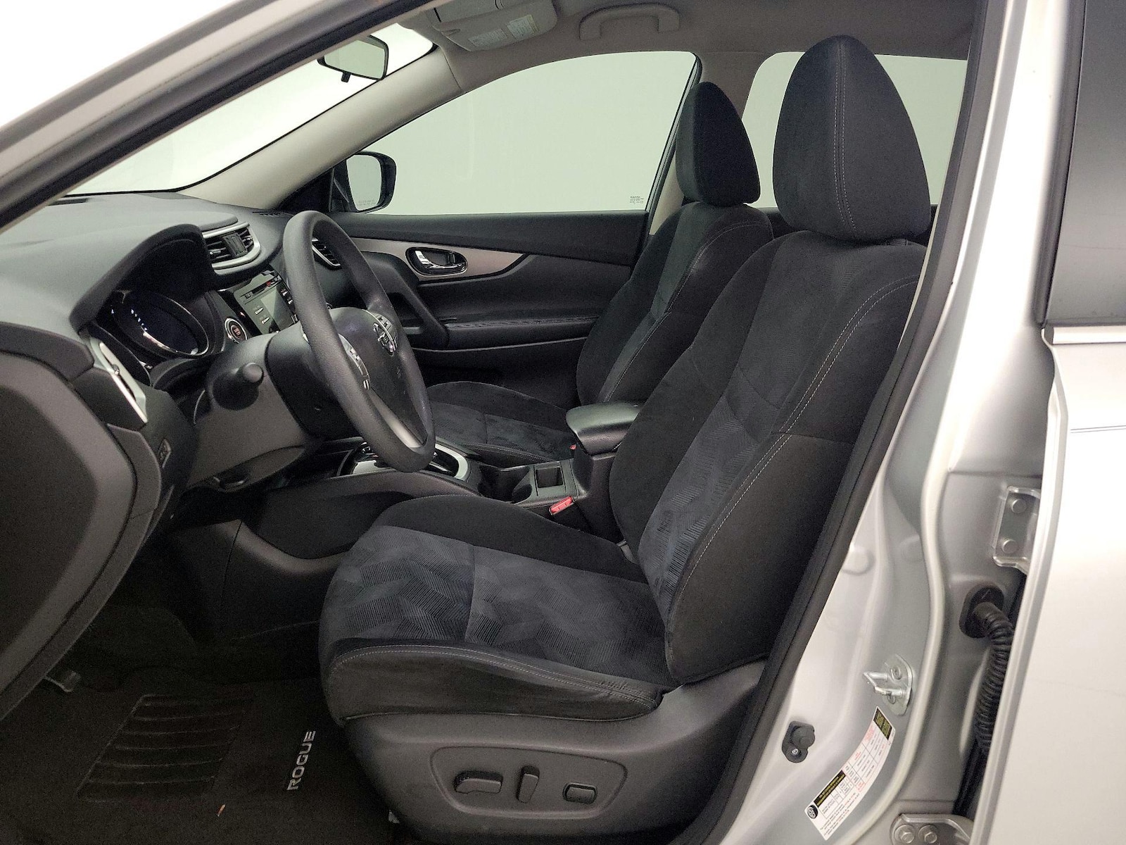 2015 Nissan Rogue SV - Photo 12