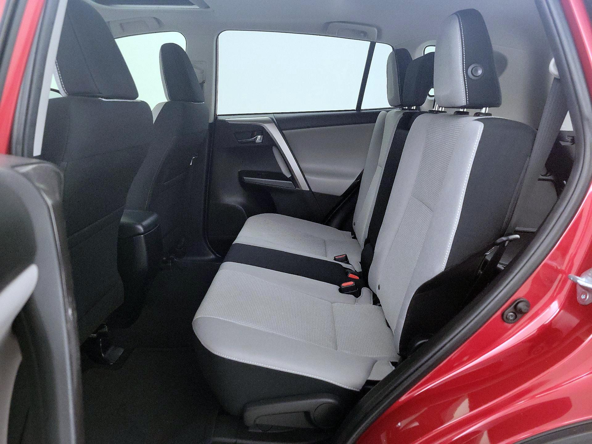 Thumbnail: 2017 Toyota RAV4 - 19
