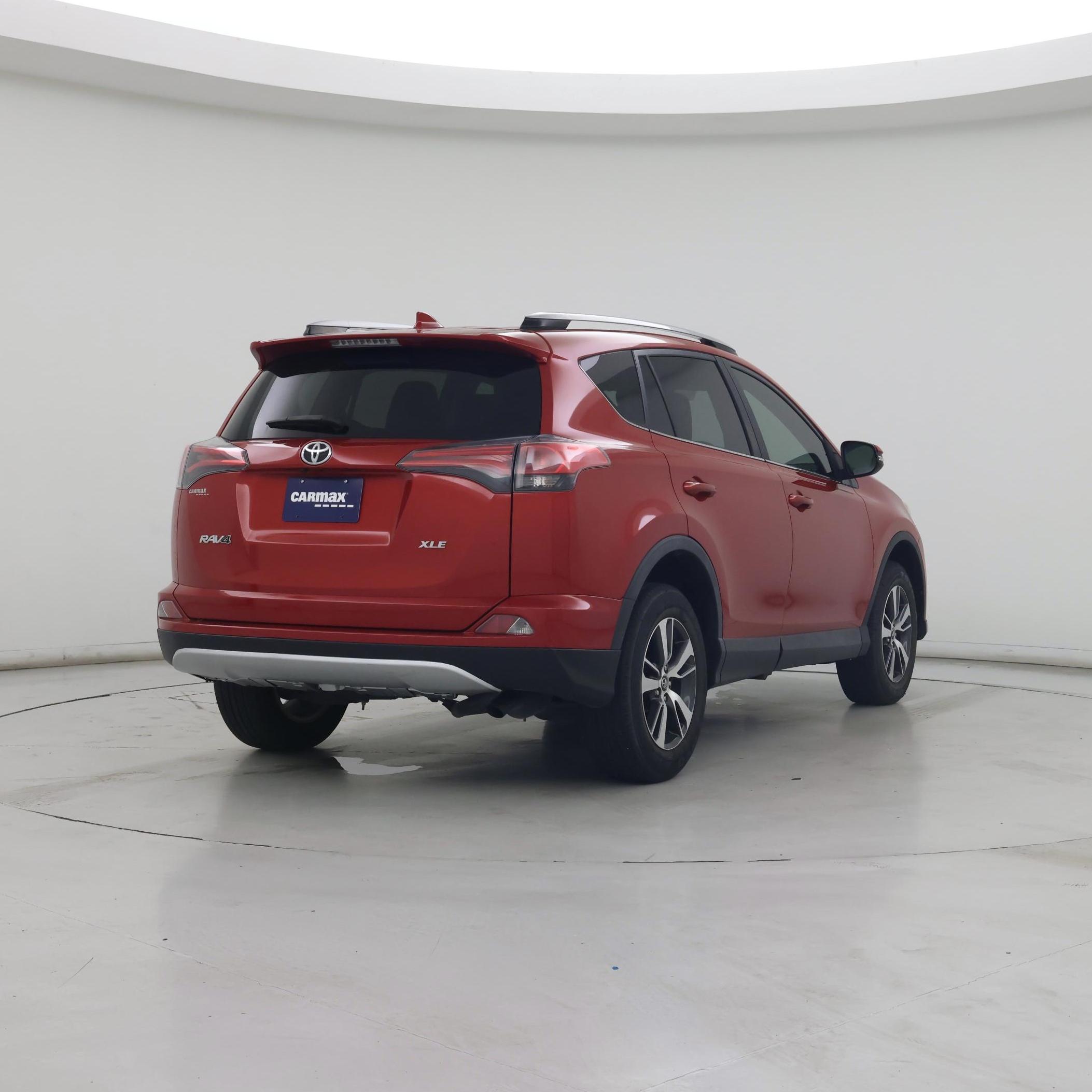 Thumbnail: 2017 Toyota RAV4 - 8