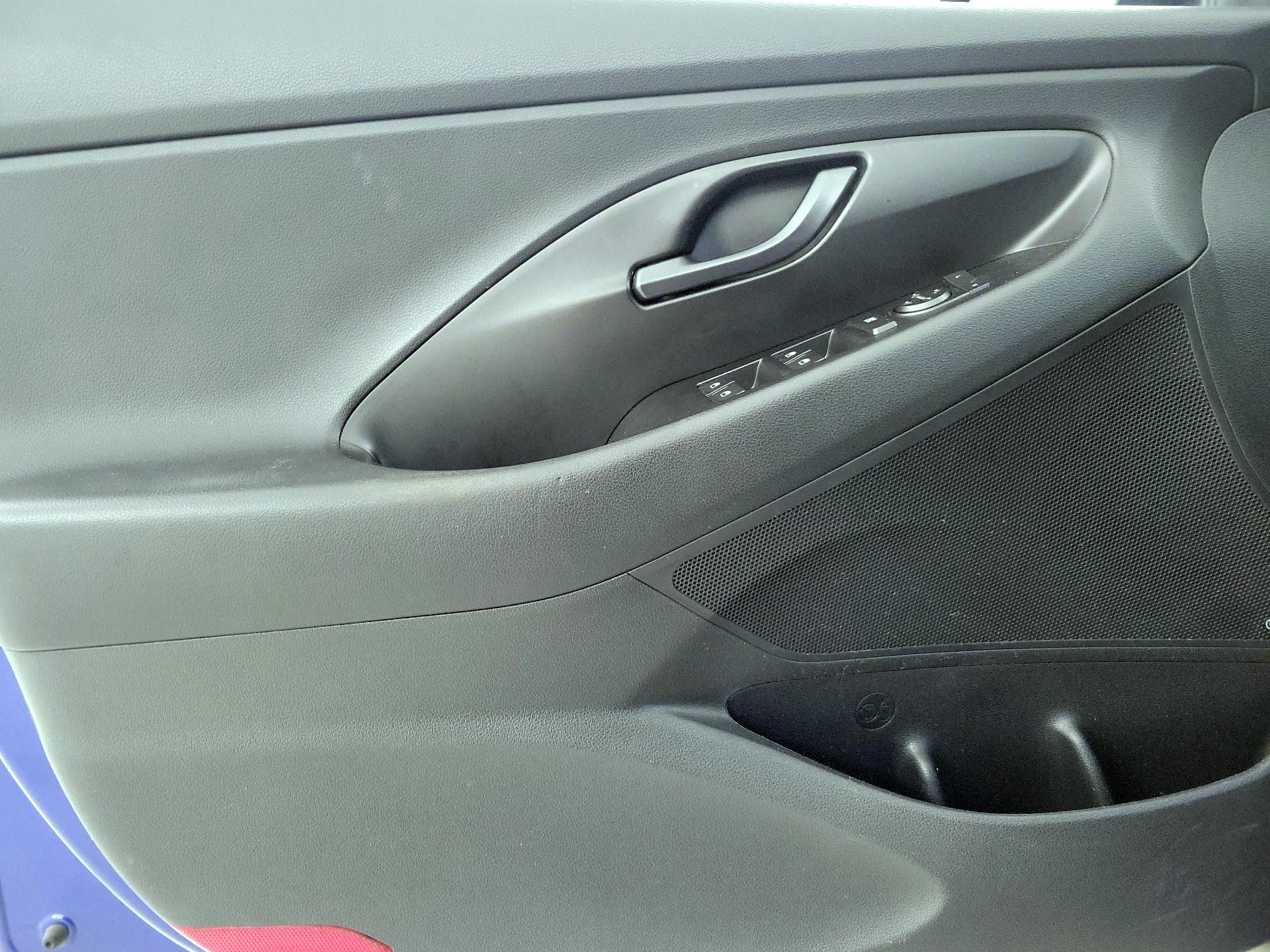 Thumbnail: 2020 Hyundai Elantra - 12