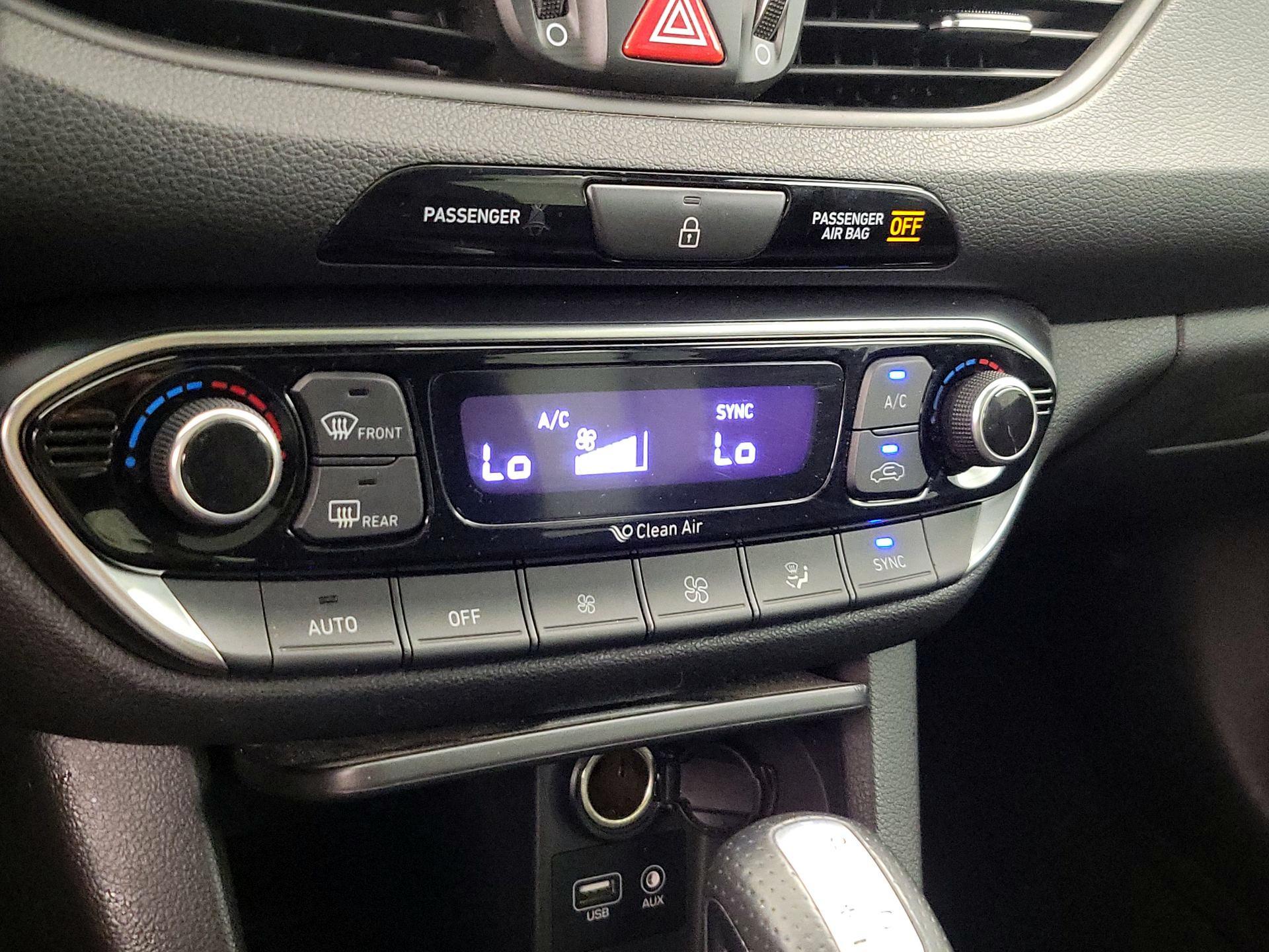 Thumbnail: 2020 Hyundai Elantra - 16