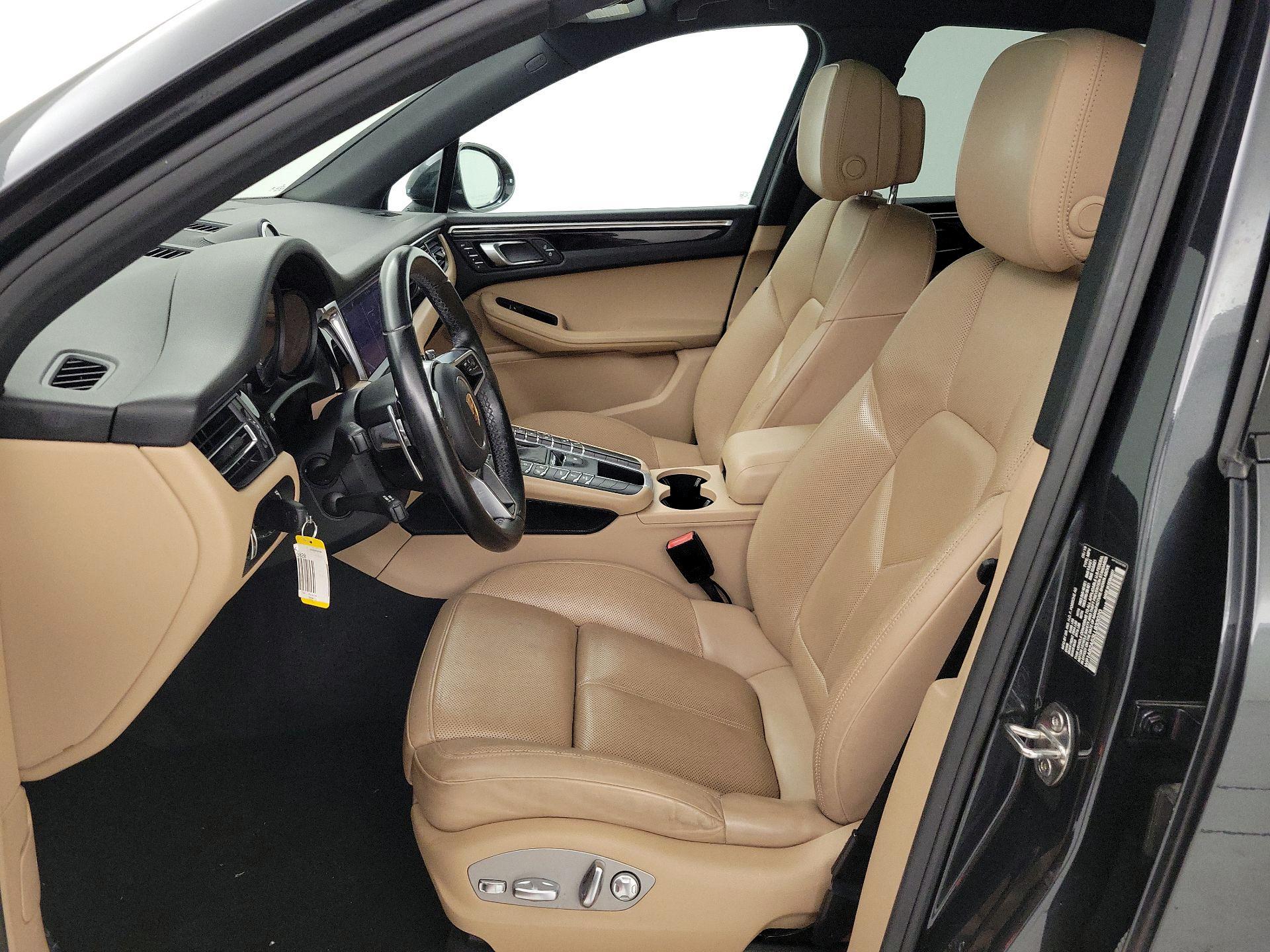 Thumbnail: 2020 Porsche Macan - 11