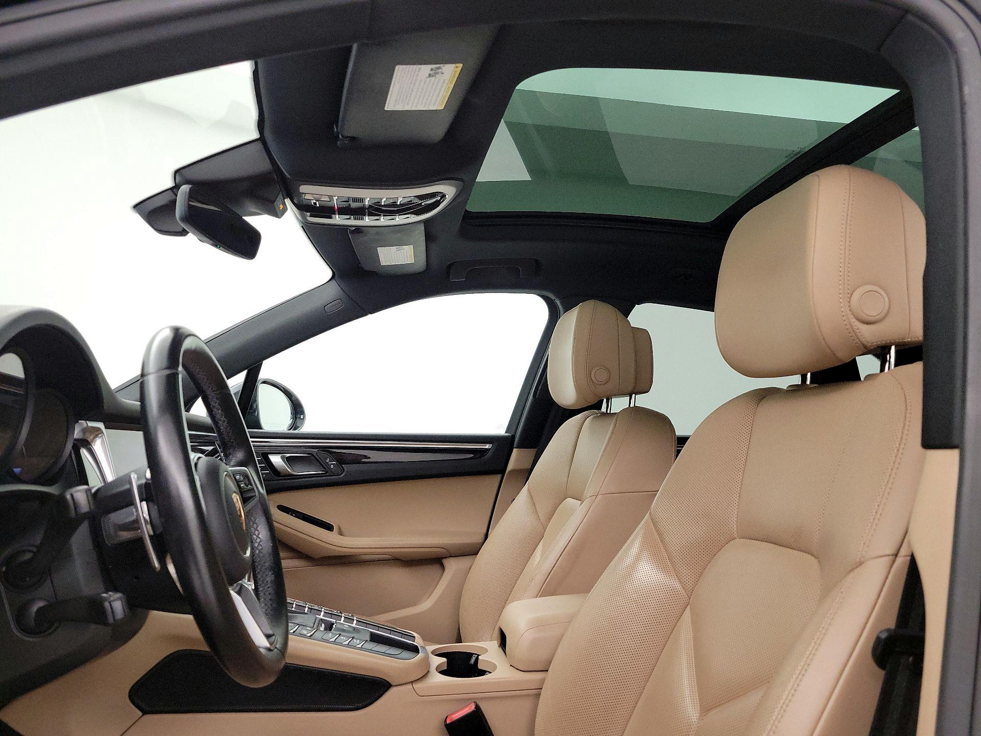 Thumbnail: 2020 Porsche Macan - 19