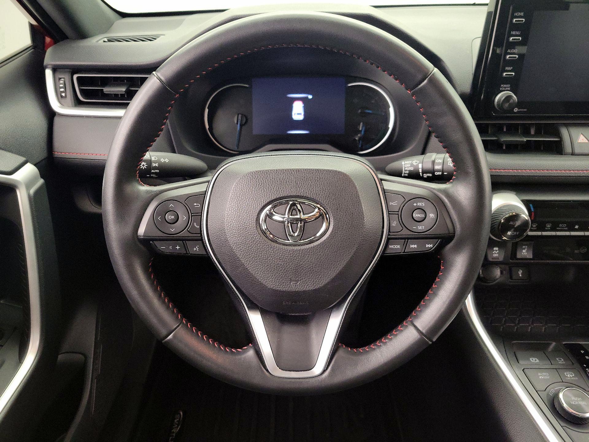 Thumbnail: 2021 Toyota RAV4 - 10
