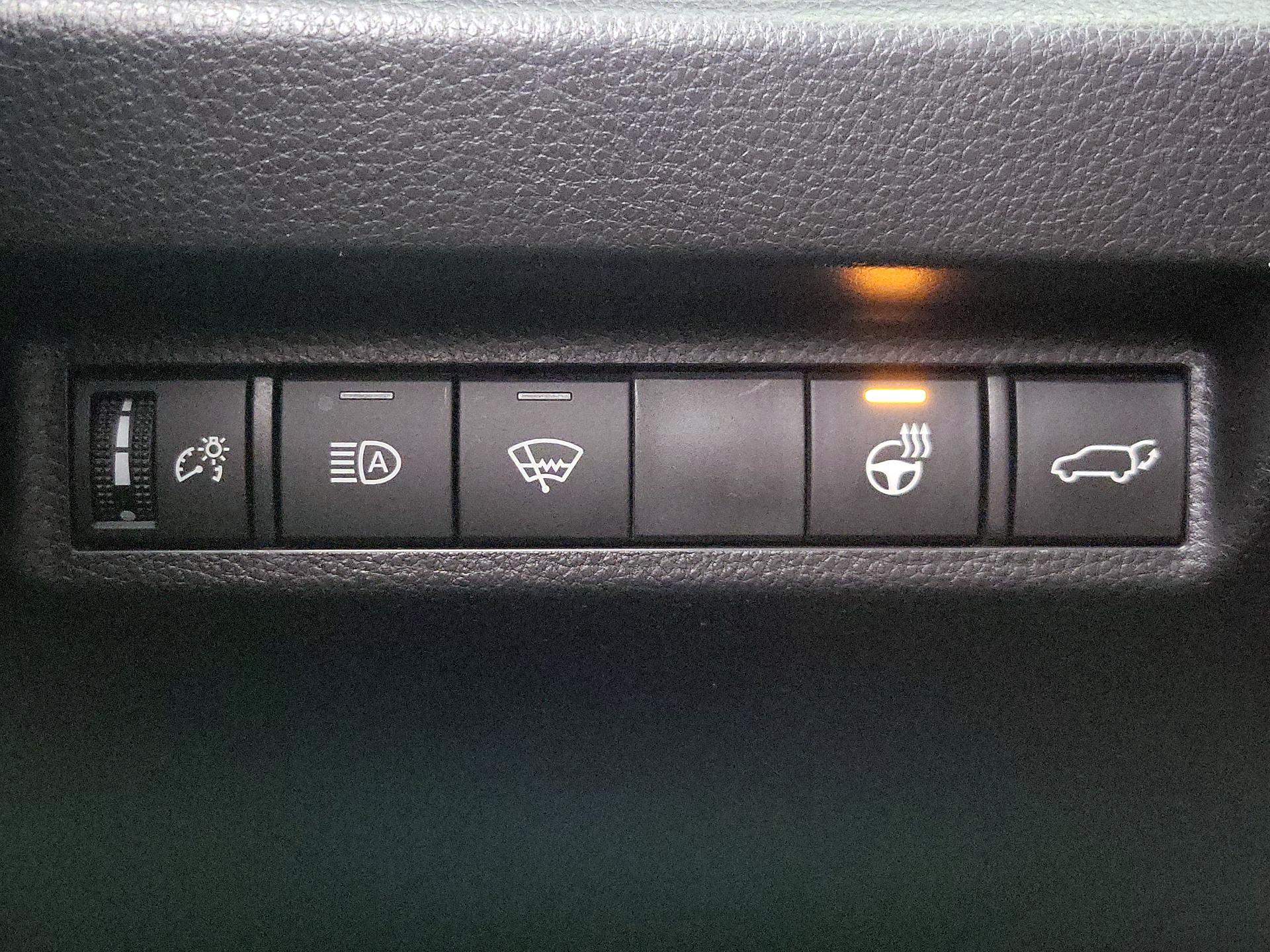 Thumbnail: 2021 Toyota RAV4 - 13