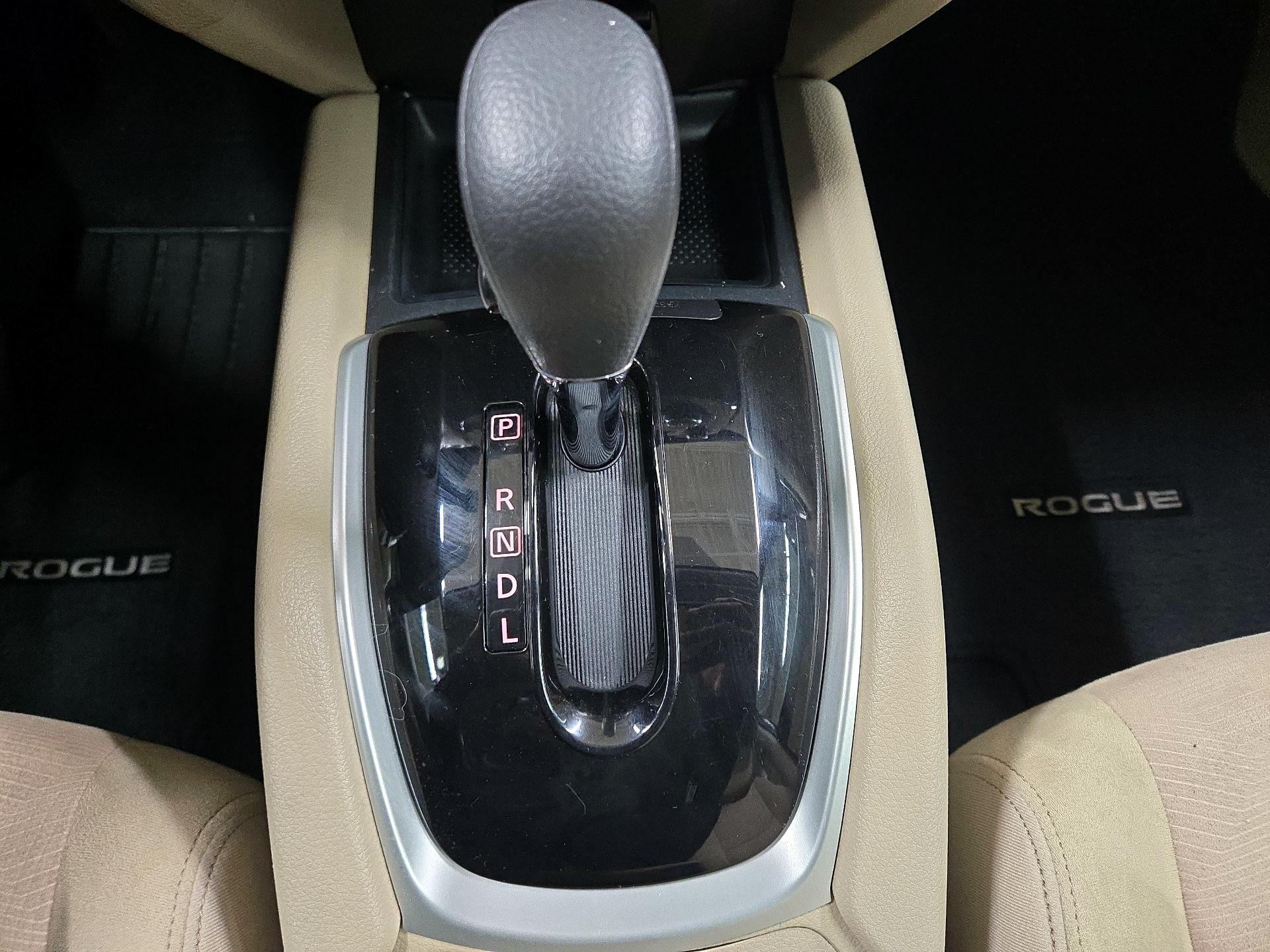 Thumbnail: 2016 Nissan Rogue - 17