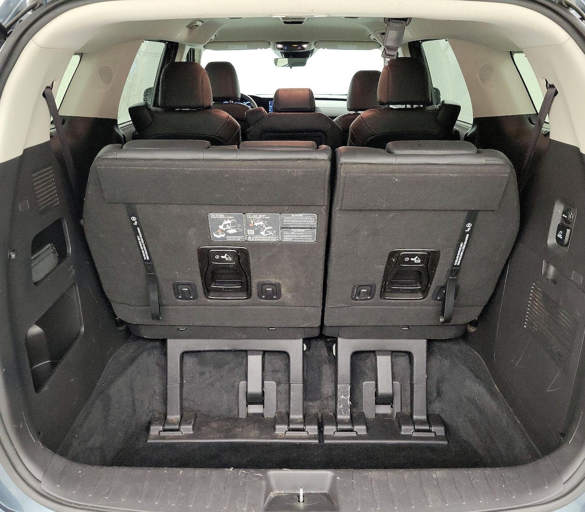 Trunk/Cargo (Seats Up)