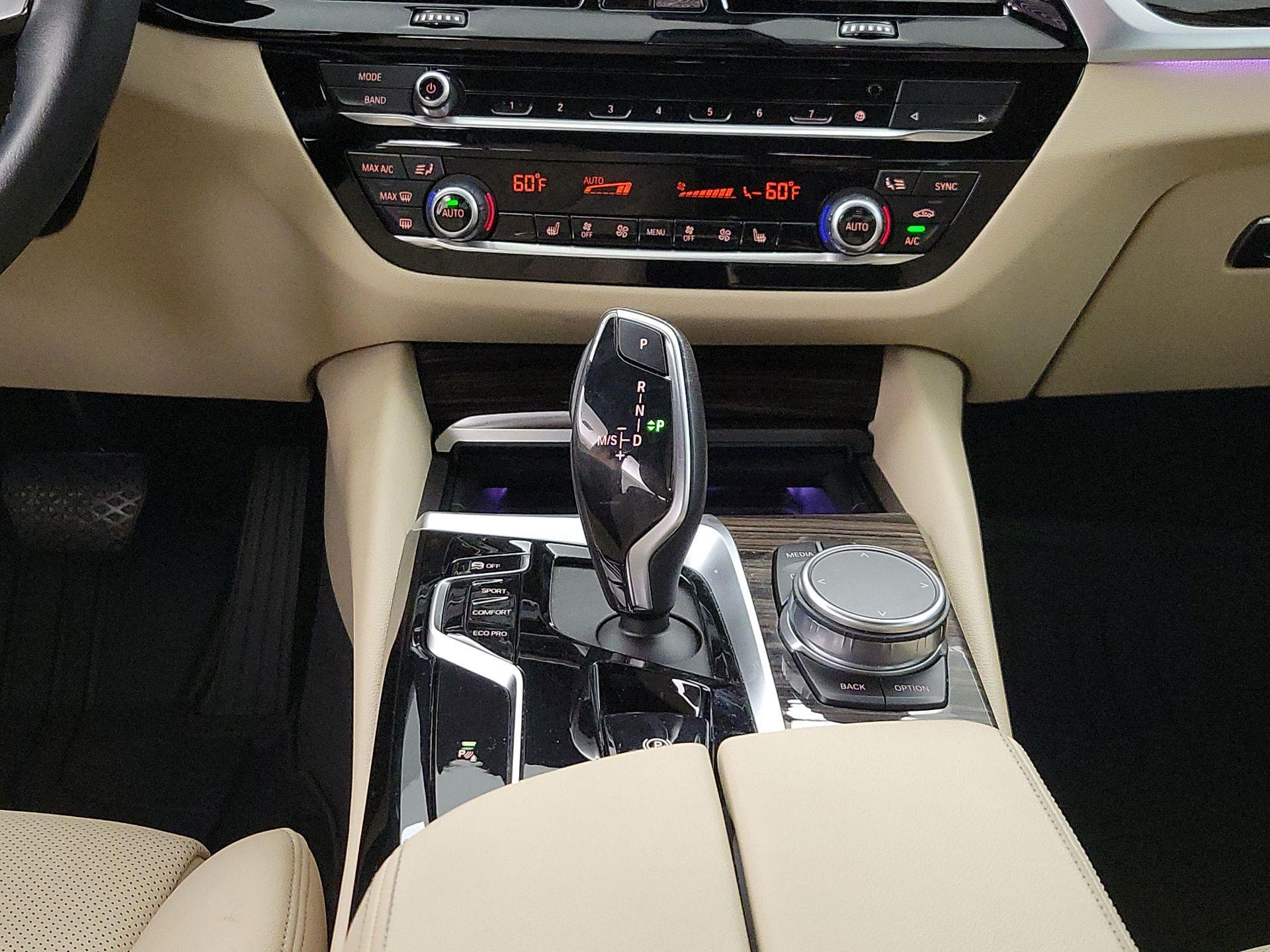 Thumbnail: 2023 BMW 5 Series - 17