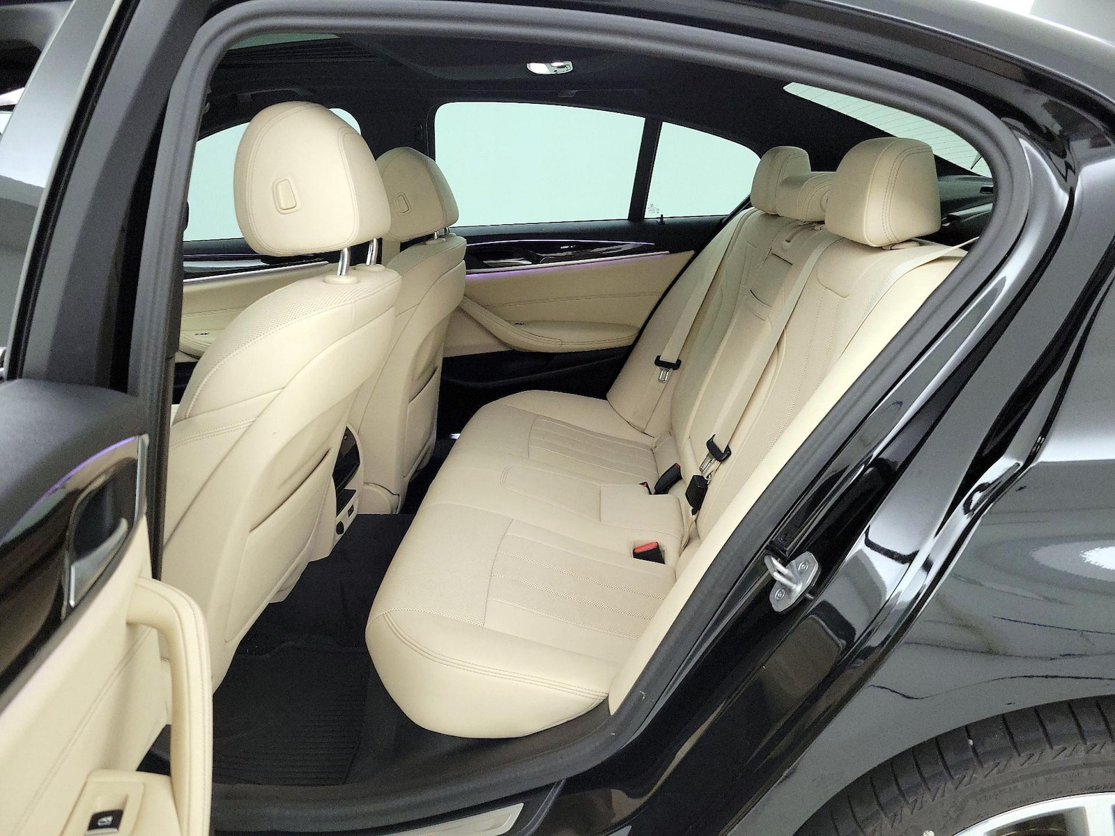 2023 BMW 5 Series 530i - Photo 21