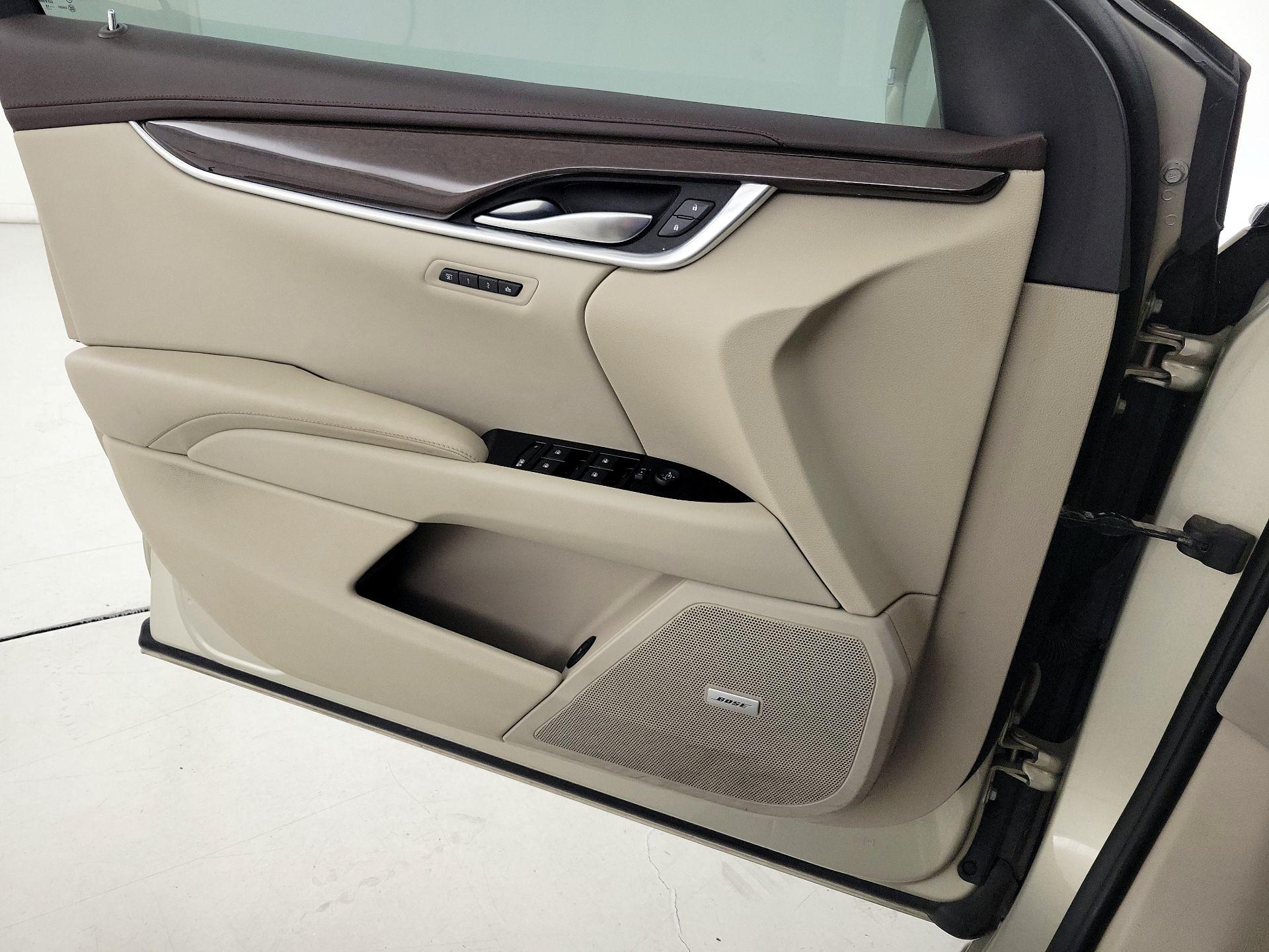 Thumbnail: 2016 Cadillac XTS - 12